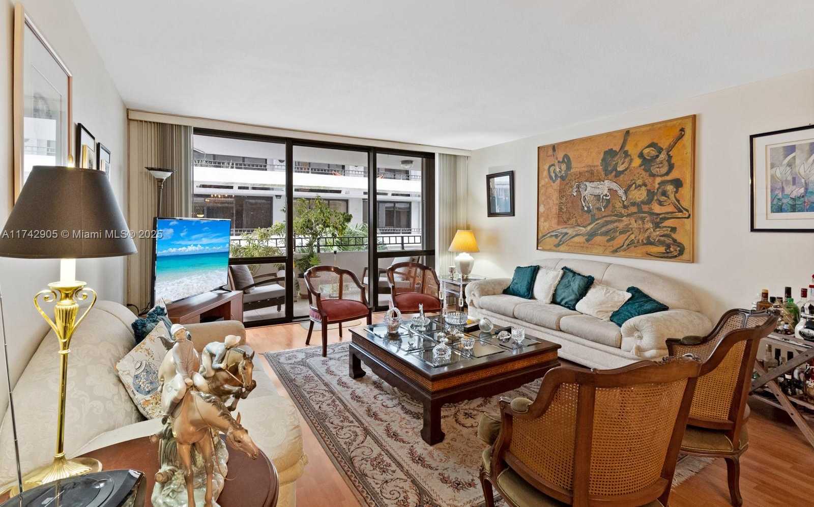 Small Image of 13953 KENDALE LAKES CIR #507B, Miami Number 15