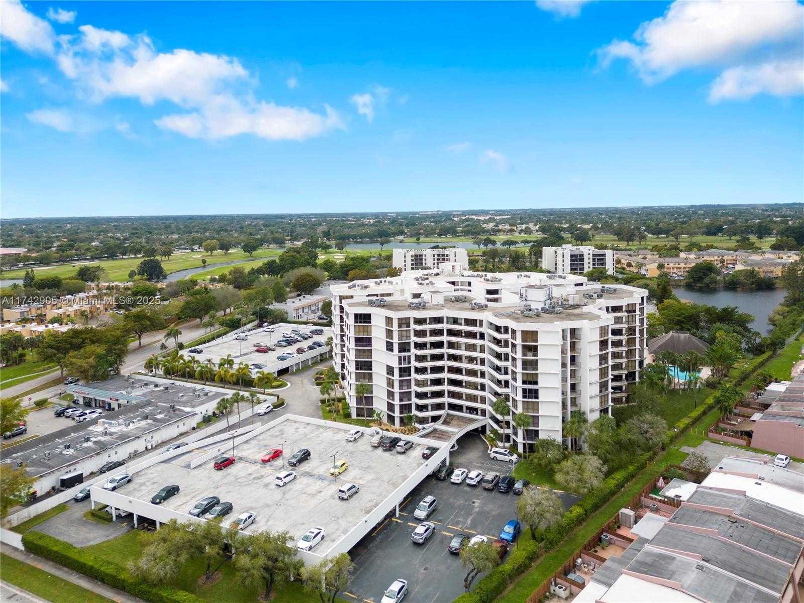 Small Image of 13953 KENDALE LAKES CIR #507B, Miami Number 16