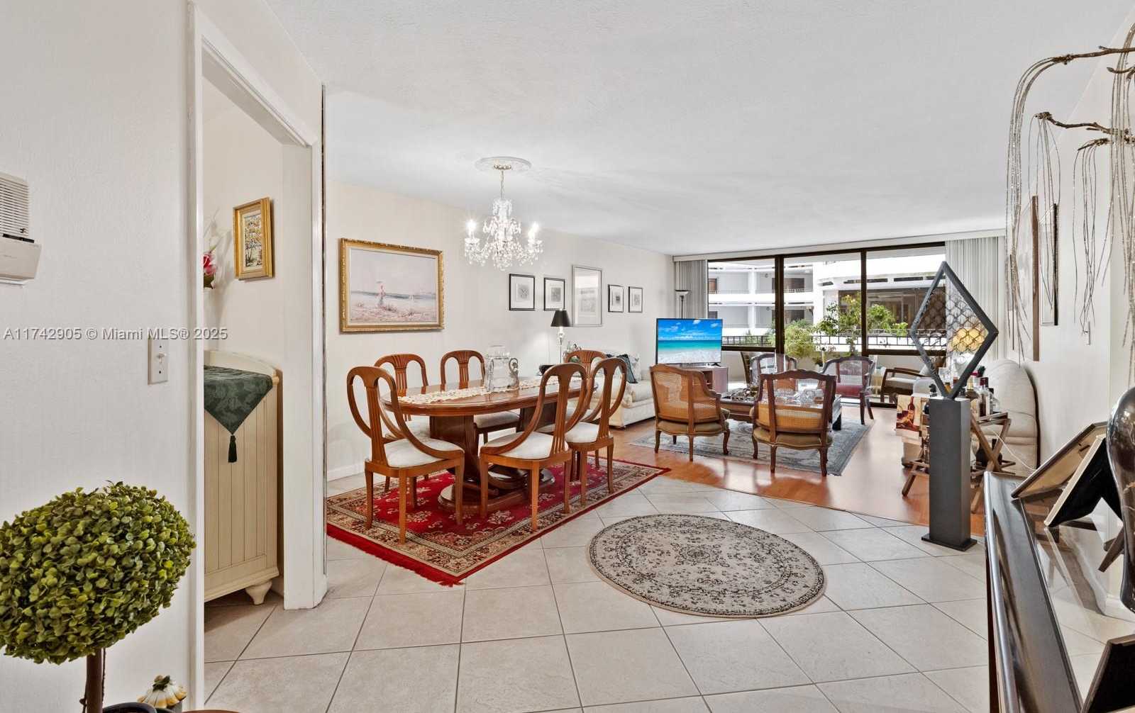 Small Image of 13953 KENDALE LAKES CIR #507B, Miami Number 3