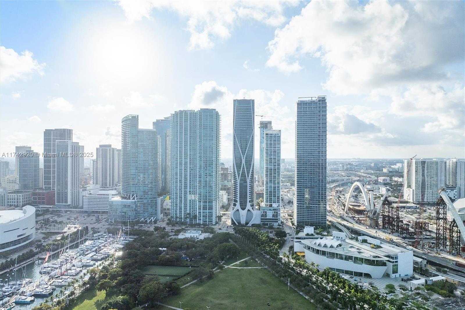 Small Image of 1040 BISCAYNE BLVD #3908, Miami Number 36