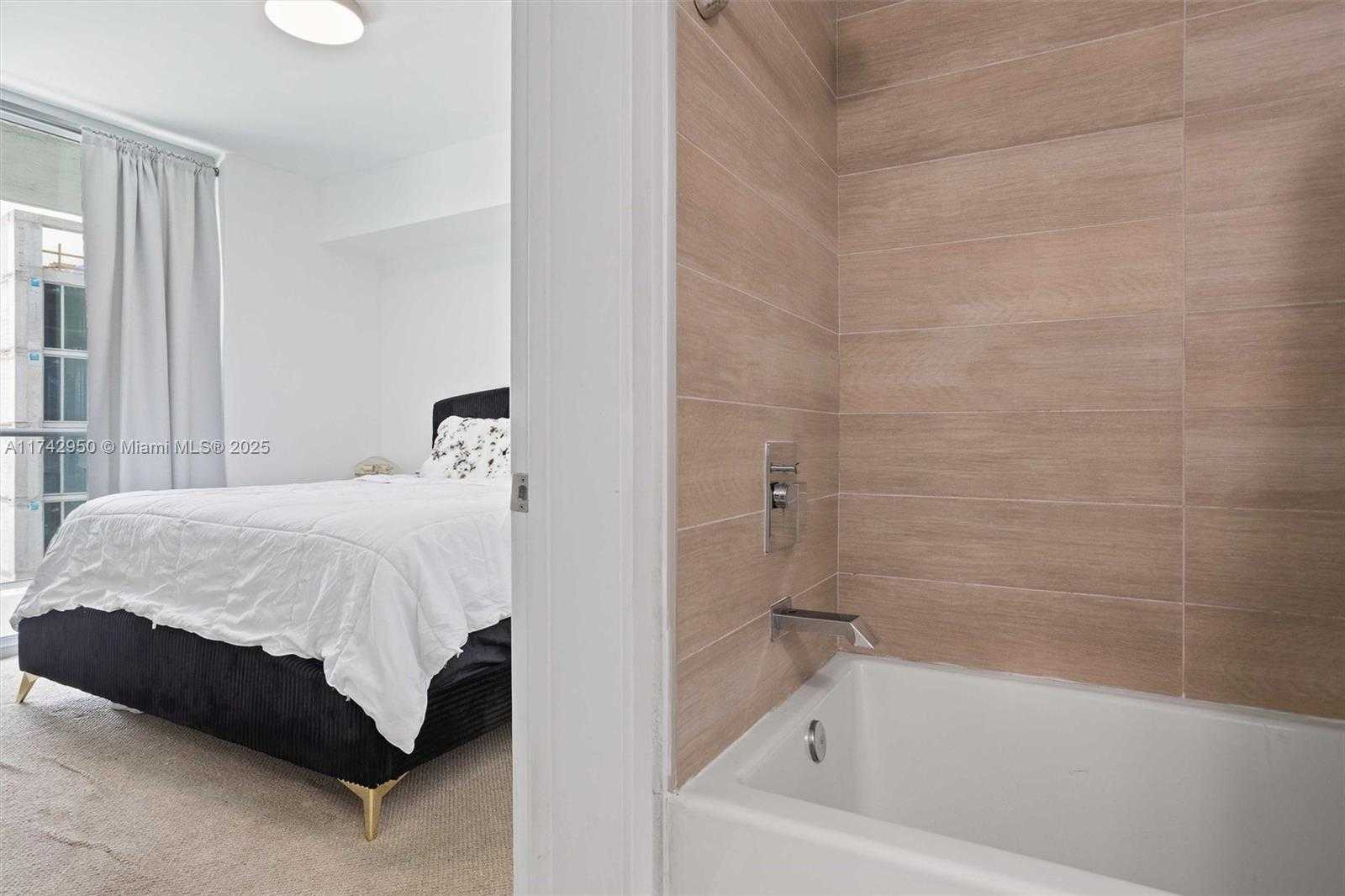 Small Image of 1600 SOUTH WEST 1ST AVE #704, Miami Number 15