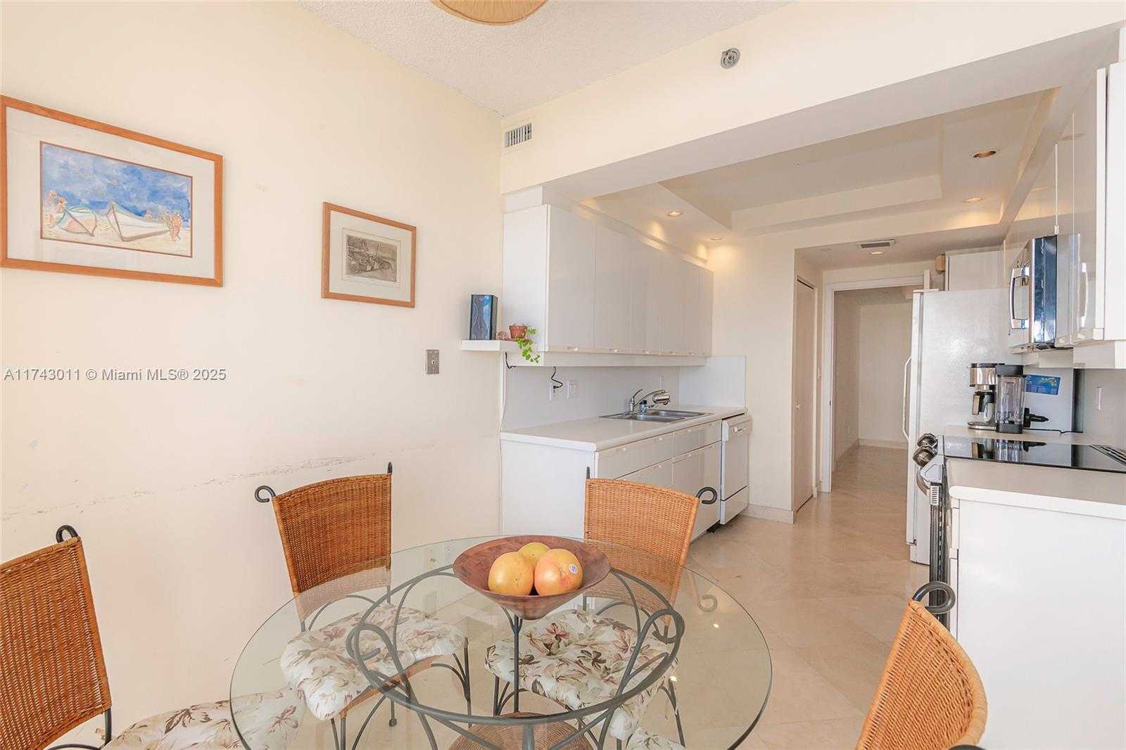 Small Image of 2000 ISLAND BLVD #1708, Aventura Number 10