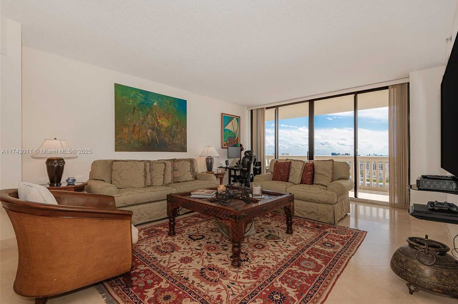 Small Image of 2000 ISLAND BLVD #1708, Aventura Number 2
