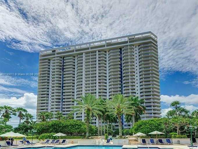 Small Image of 2000 ISLAND BLVD #1708, Aventura Number 27