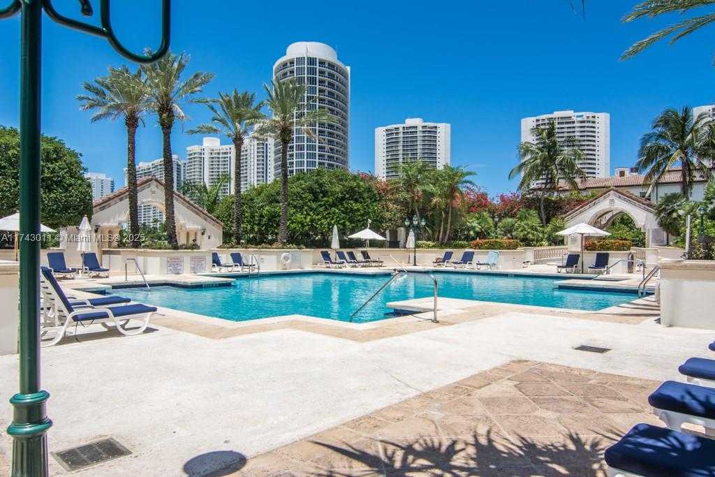 Small Image of 2000 ISLAND BLVD #1708, Aventura Number 30