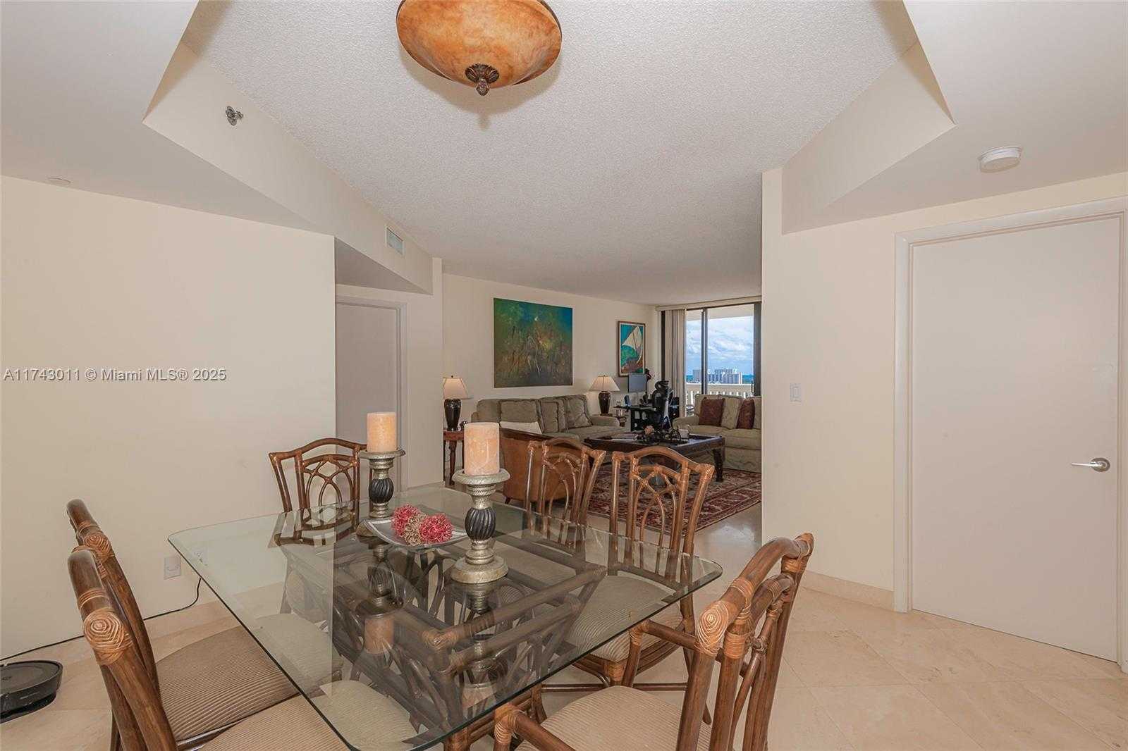 Small Image of 2000 ISLAND BLVD #1708, Aventura Number 5