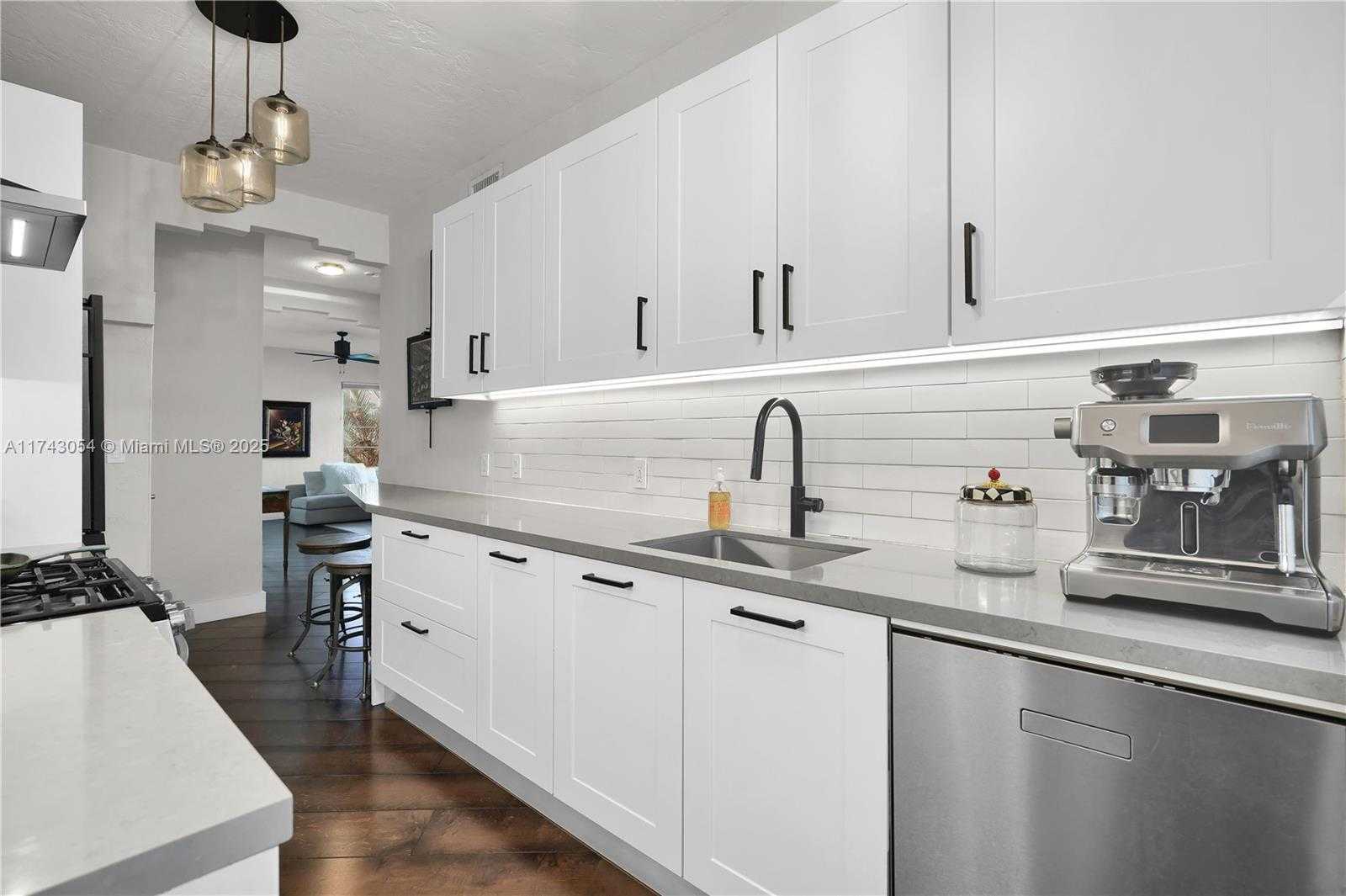 Small Image of 349 MERIDIAN AVE #B107, Miami Beach Number 12