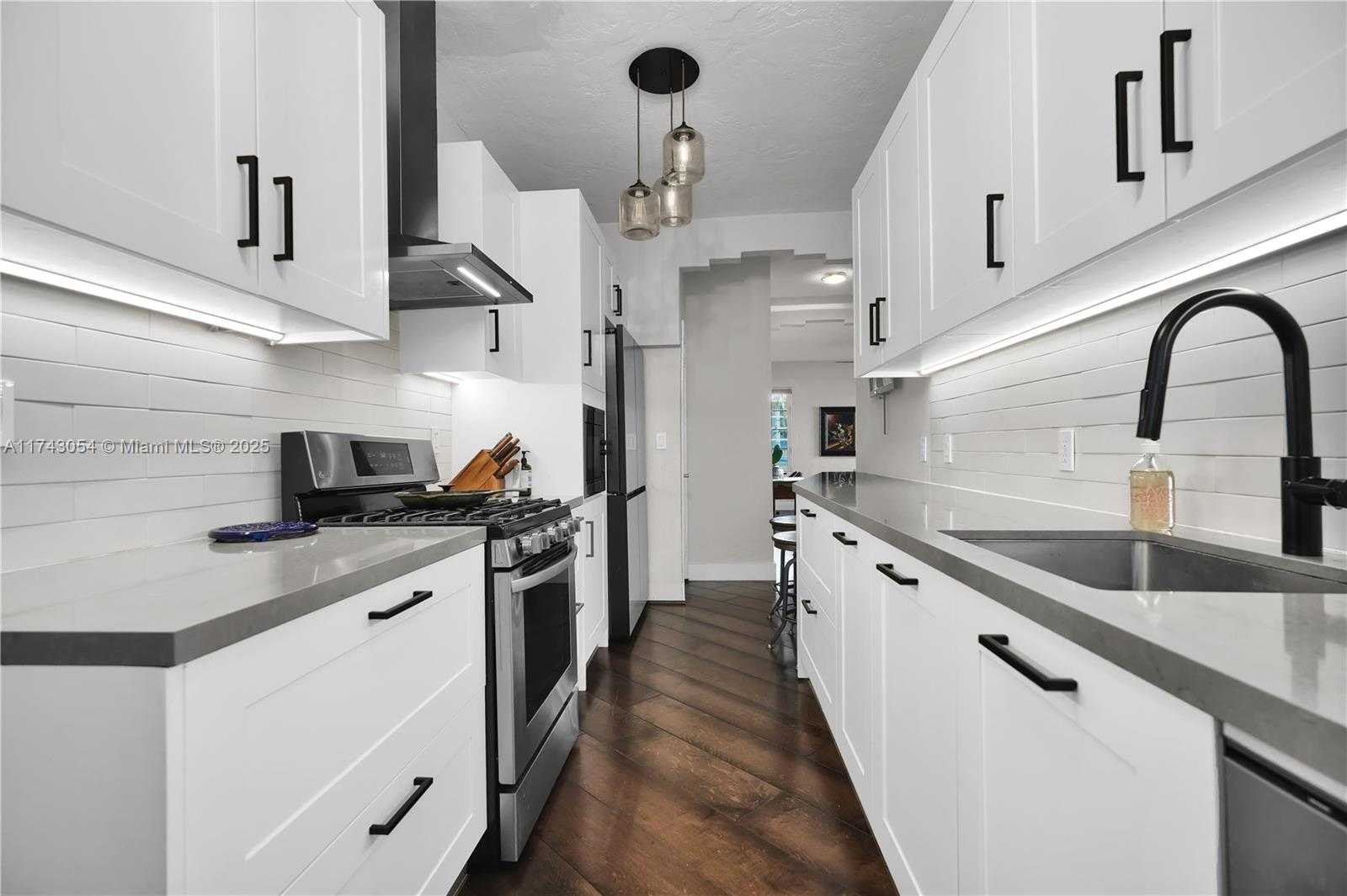 Small Image of 349 MERIDIAN AVE #B107, Miami Beach Number 13