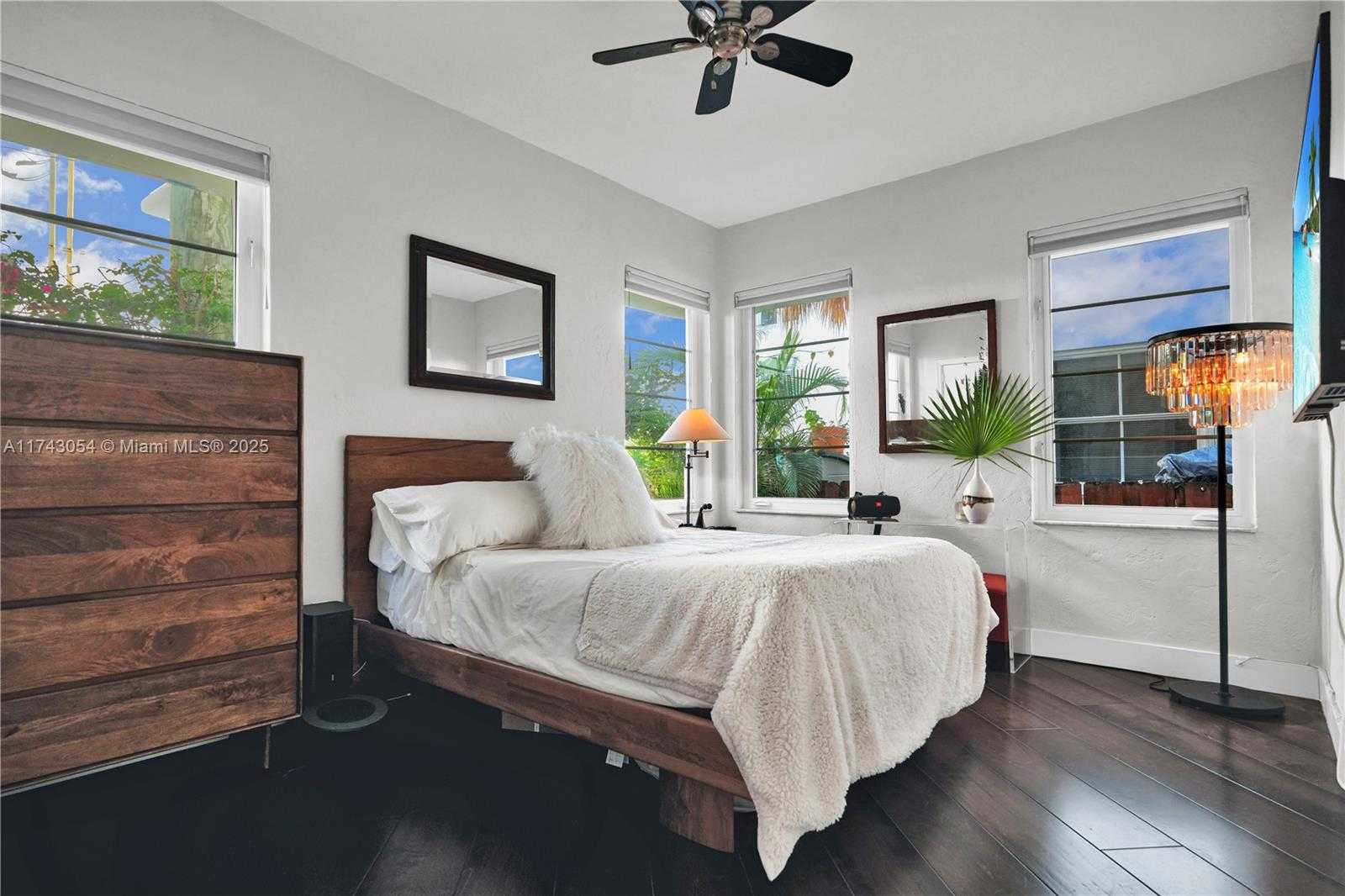 Small Image of 349 MERIDIAN AVE #B107, Miami Beach Number 14