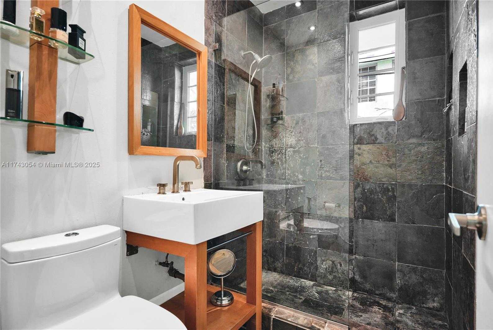 Small Image of 349 MERIDIAN AVE #B107, Miami Beach Number 15