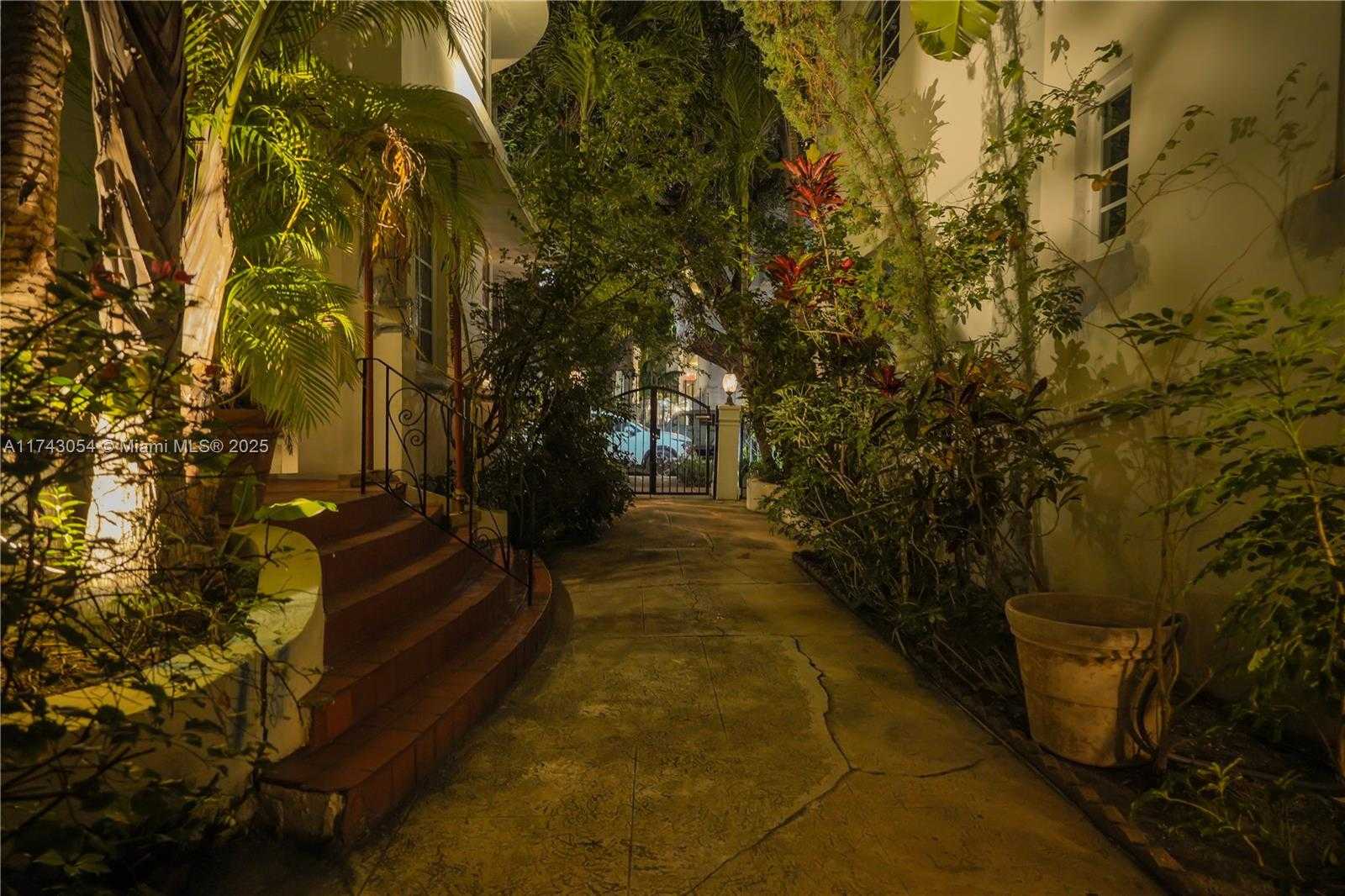 Small Image of 349 MERIDIAN AVE #B107, Miami Beach Number 22