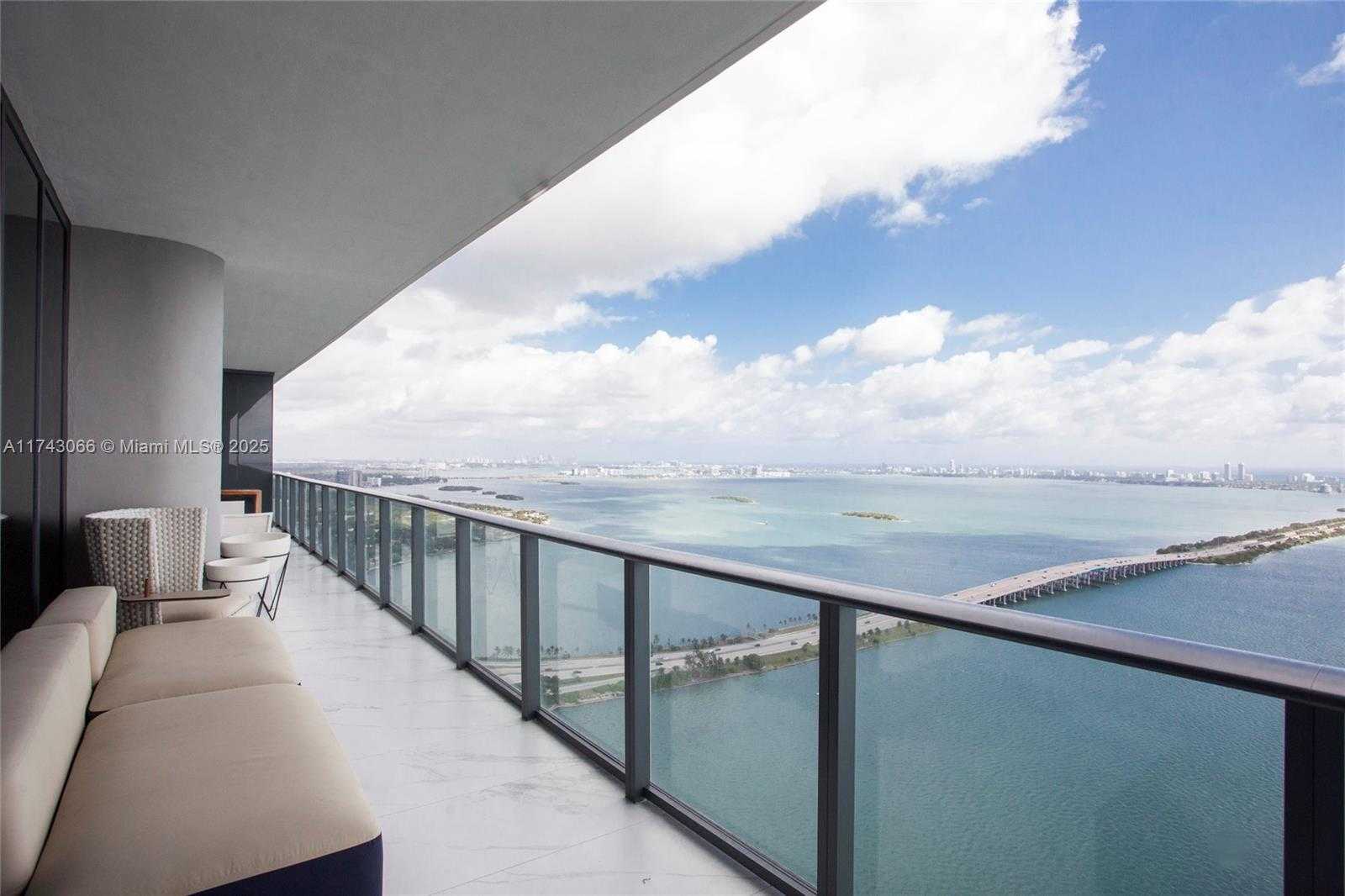 Small Image of 3131 NE 7th Ave, Miami, FL 33137, USA Number 18