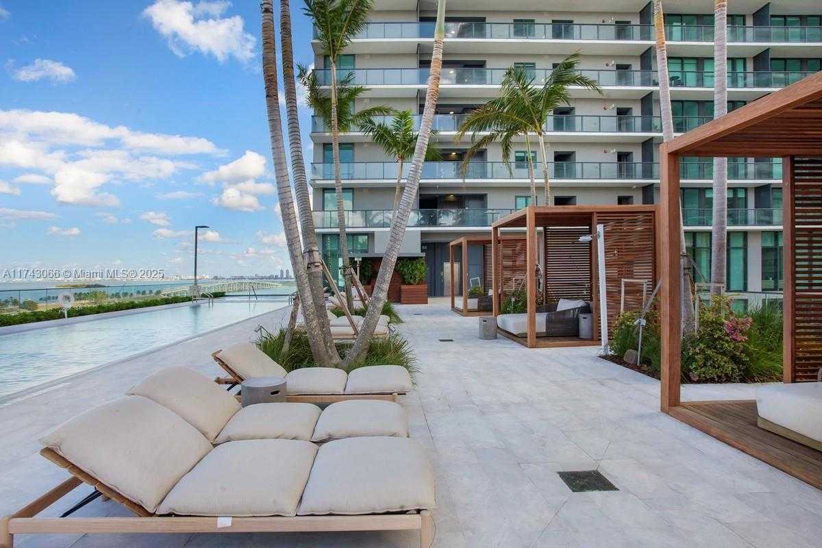 Small Image of 3131 NE 7th Ave, Miami, FL 33137, USA Number 29