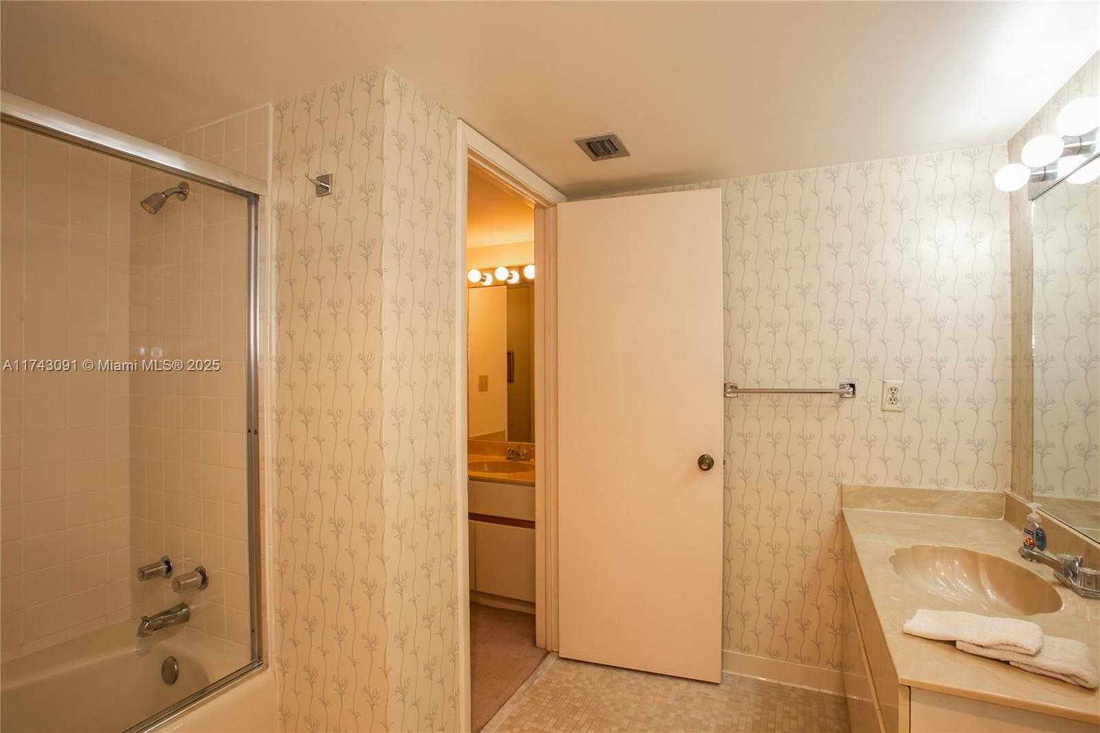 Small Image of 300 THREE ISLANDS BLVD #406, Hallandale Beach Number 8
