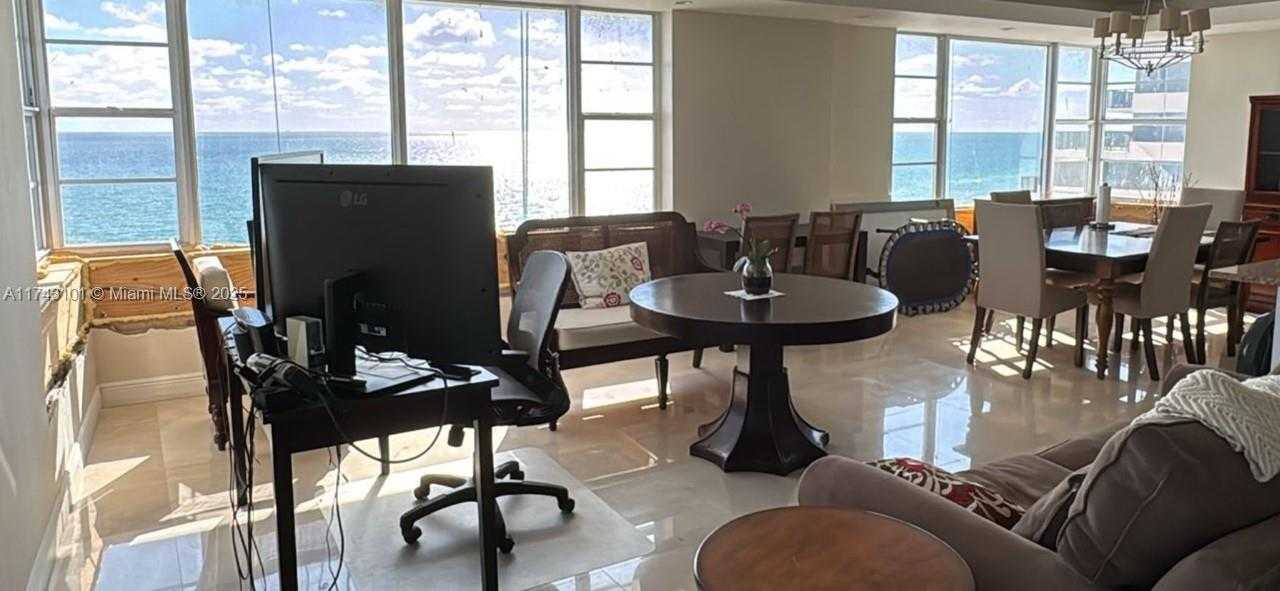 Small Image of 5255 COLLINS AVE #11E, Miami Beach Number 3