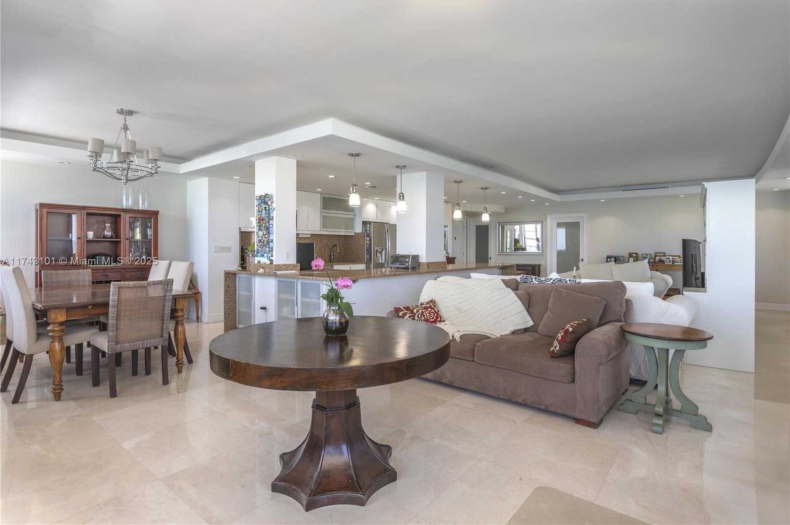 Small Image of 5255 COLLINS AVE #11E, Miami Beach Number 6