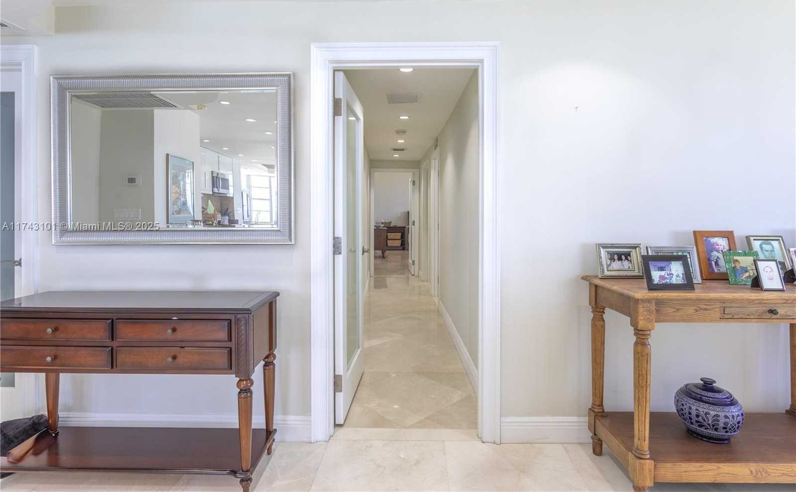 Small Image of 5255 COLLINS AVE #11E, Miami Beach Number 7