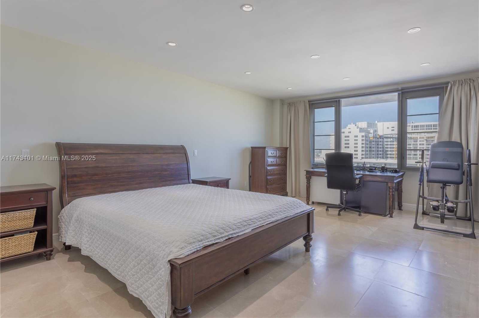 Small Image of 5255 COLLINS AVE #11E, Miami Beach Number 9