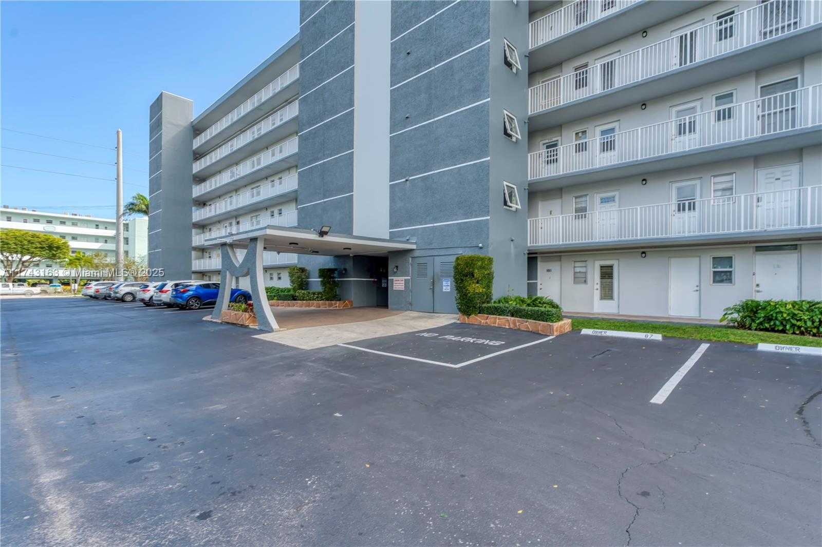 Small Image of 619 NORTH EAST 14TH AVE #202, Hallandale Beach Number 3