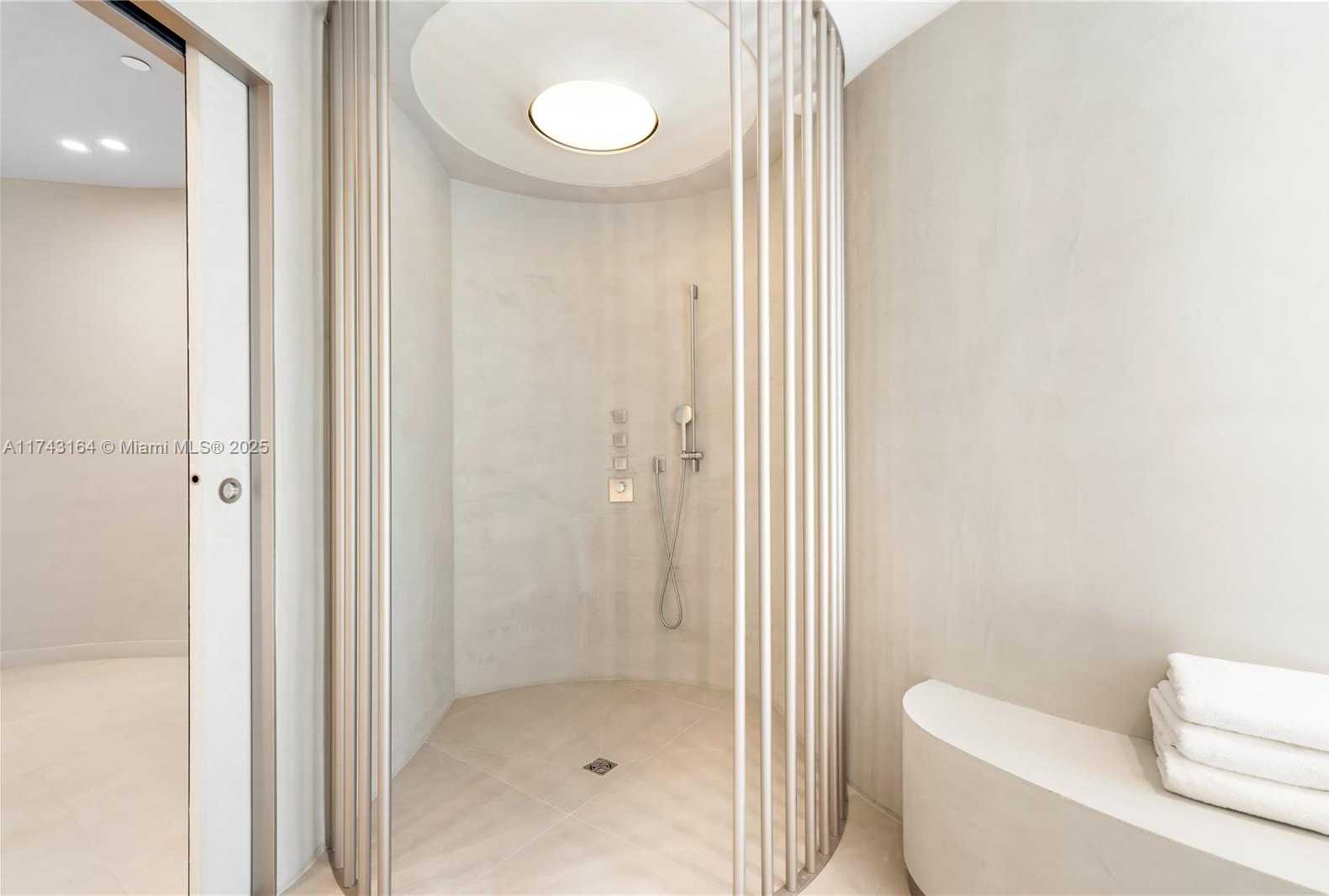 Small Image of 1135 103 ST #602, Bay Harbor Islands Number 33