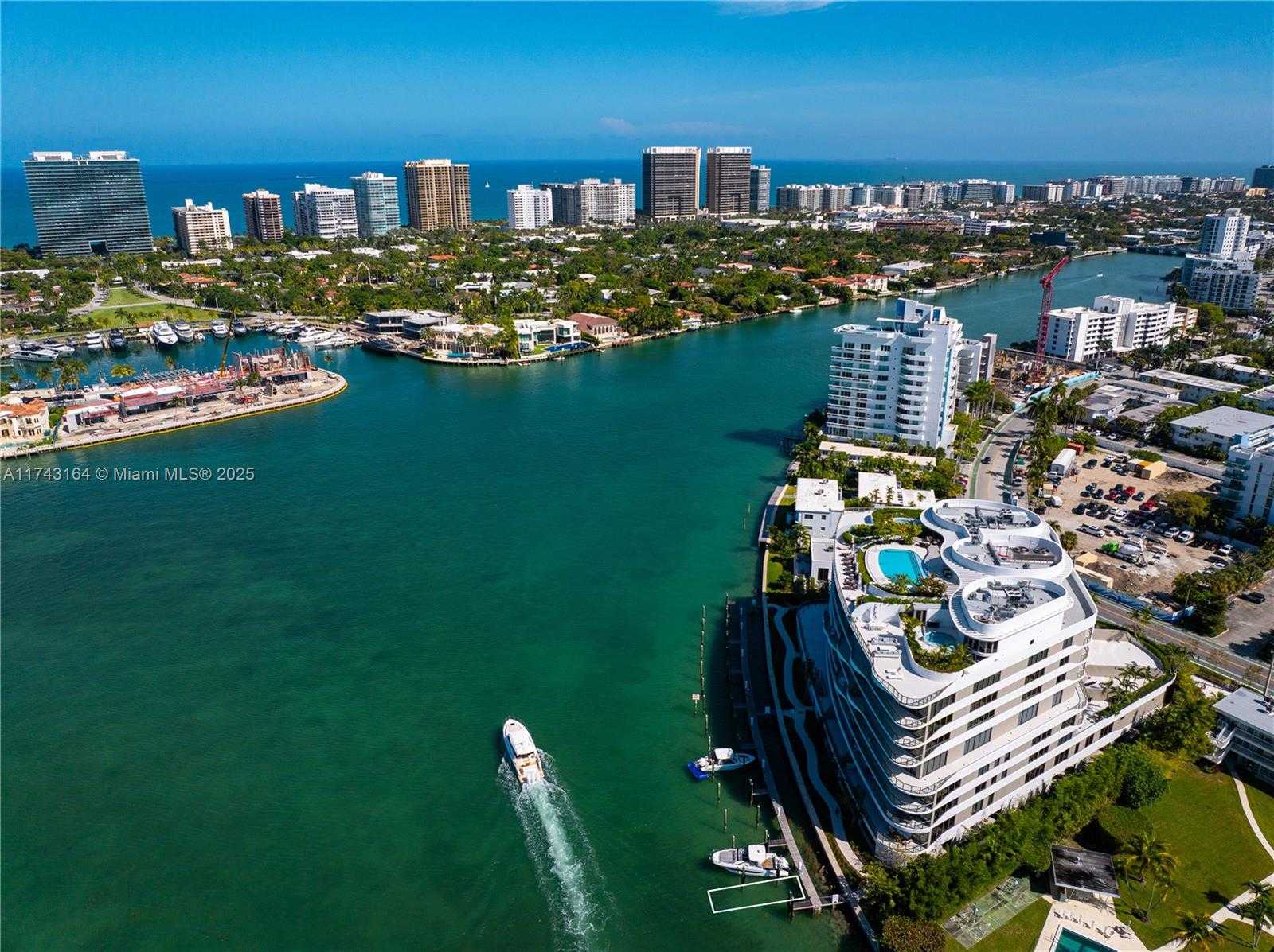 Small Image of 1135 103 ST #602, Bay Harbor Islands Number 37