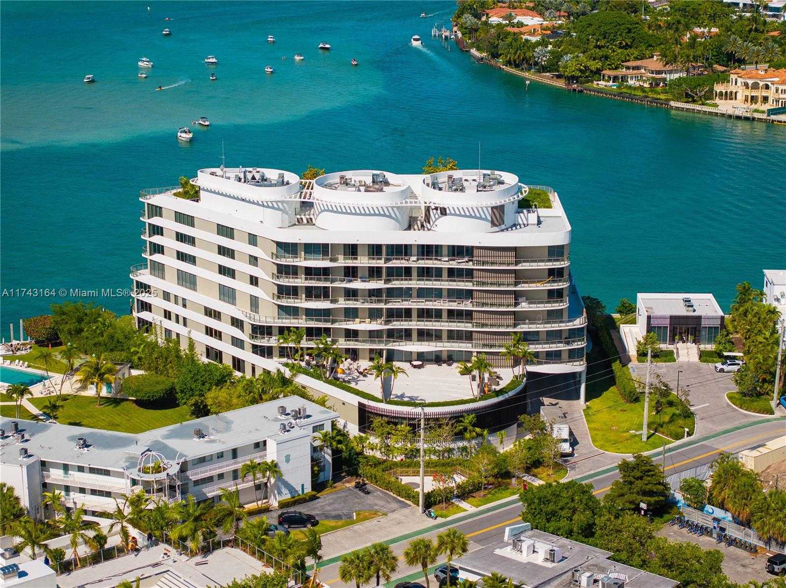 Small Image of 1135 103 ST #602, Bay Harbor Islands Number 39