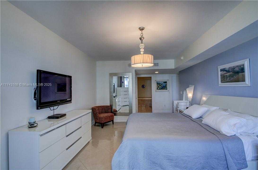 Small Image of 1830 SOUTH OCEAN DR #1708, Hallandale Beach Number 7