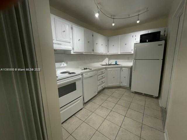 Small Image of 3109 OAKLAND SHORES DR #G212, Oakland Park Number 12