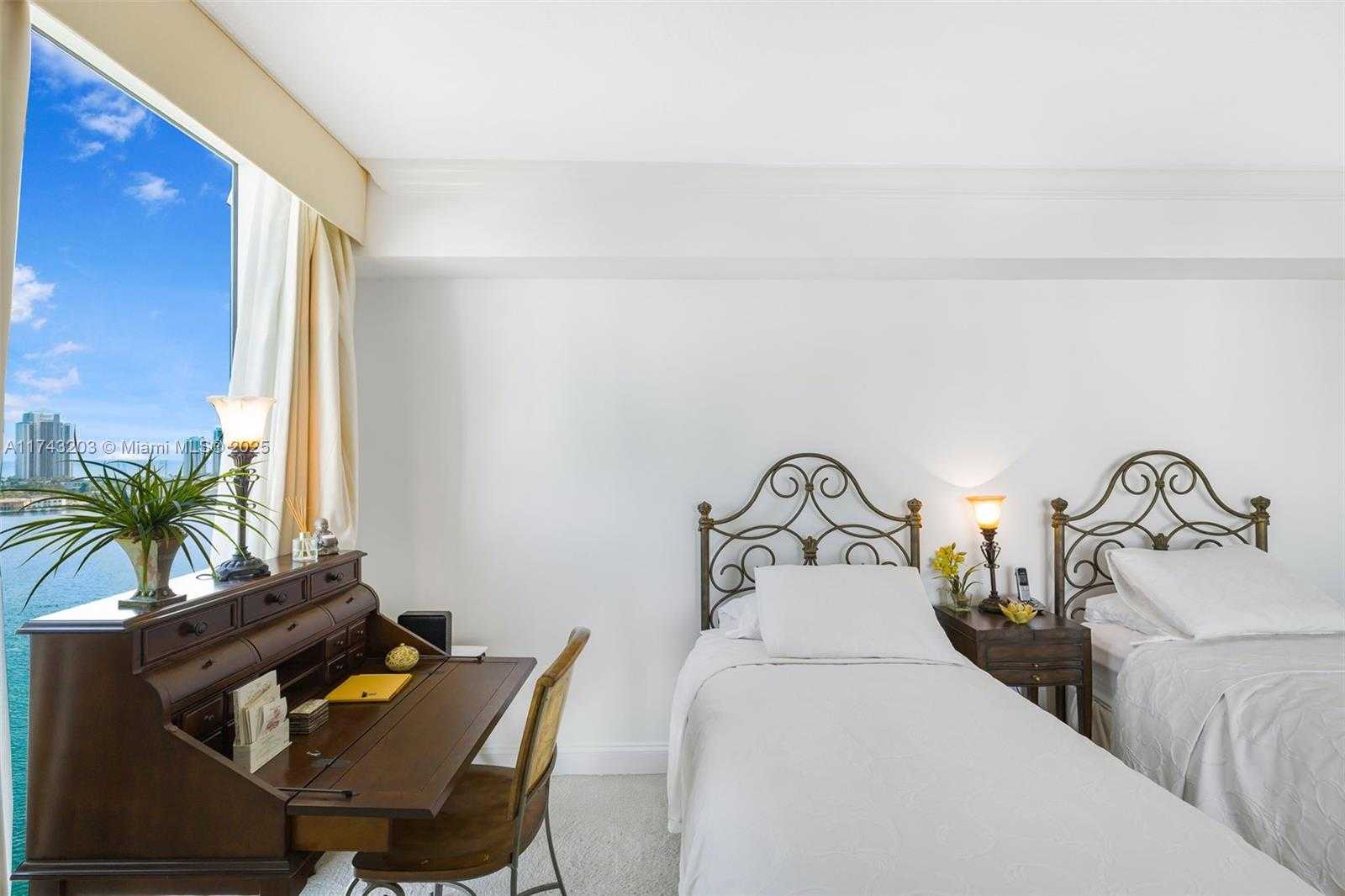 Small Image of 3370 HIDDEN BAY DR #1702, Aventura Number 15