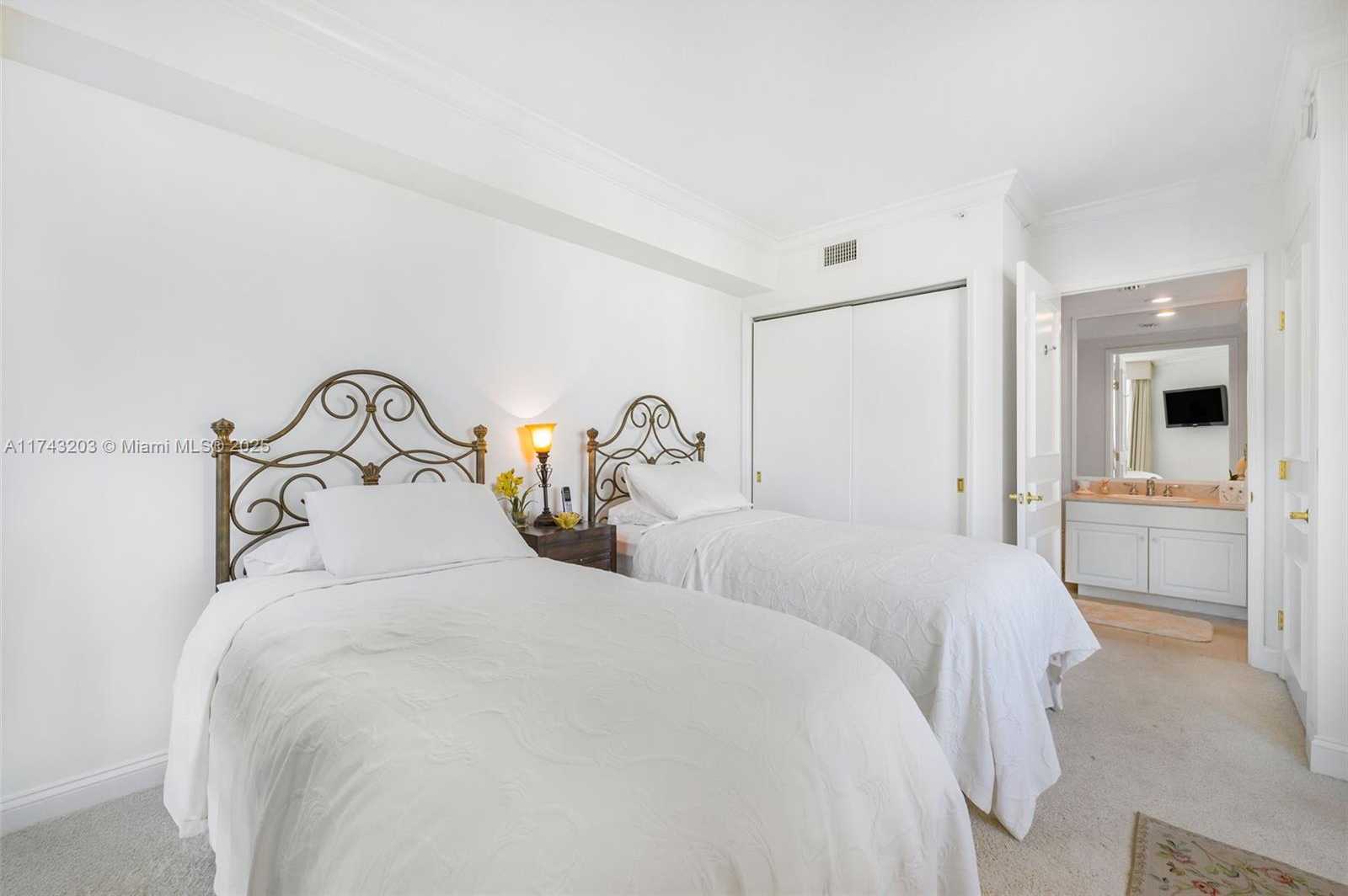 Small Image of 3370 HIDDEN BAY DR #1702, Aventura Number 16