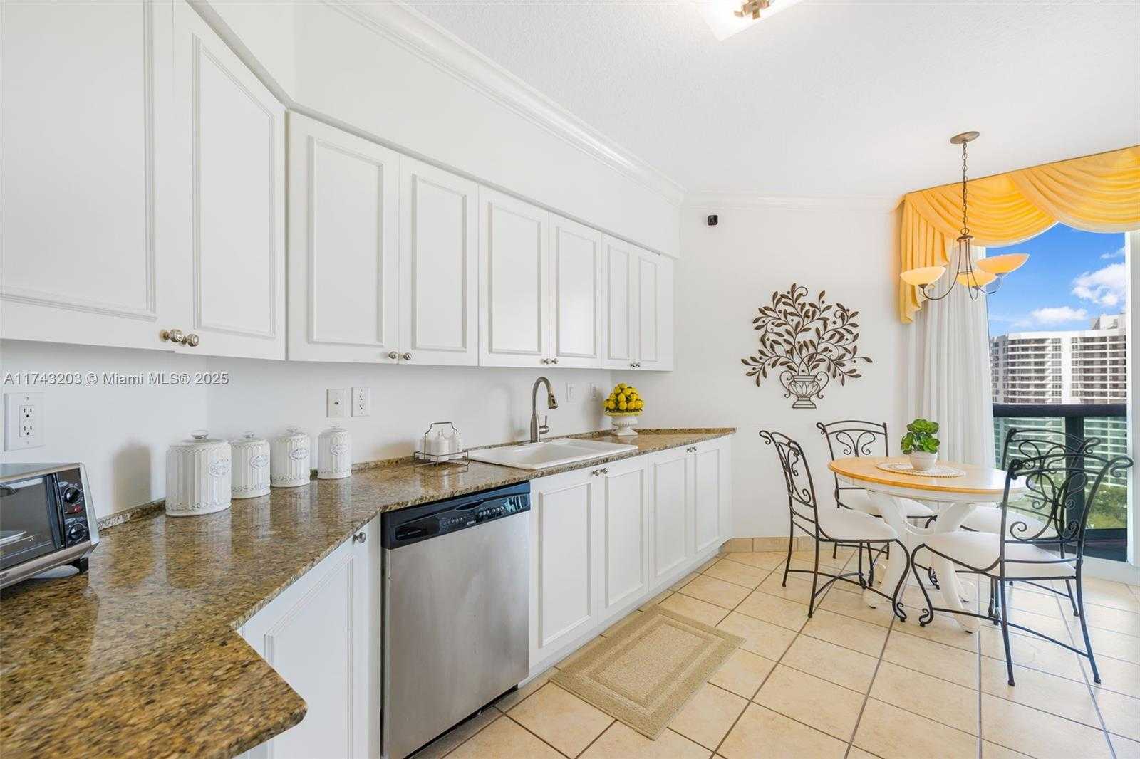Small Image of 3370 HIDDEN BAY DR #1702, Aventura Number 19