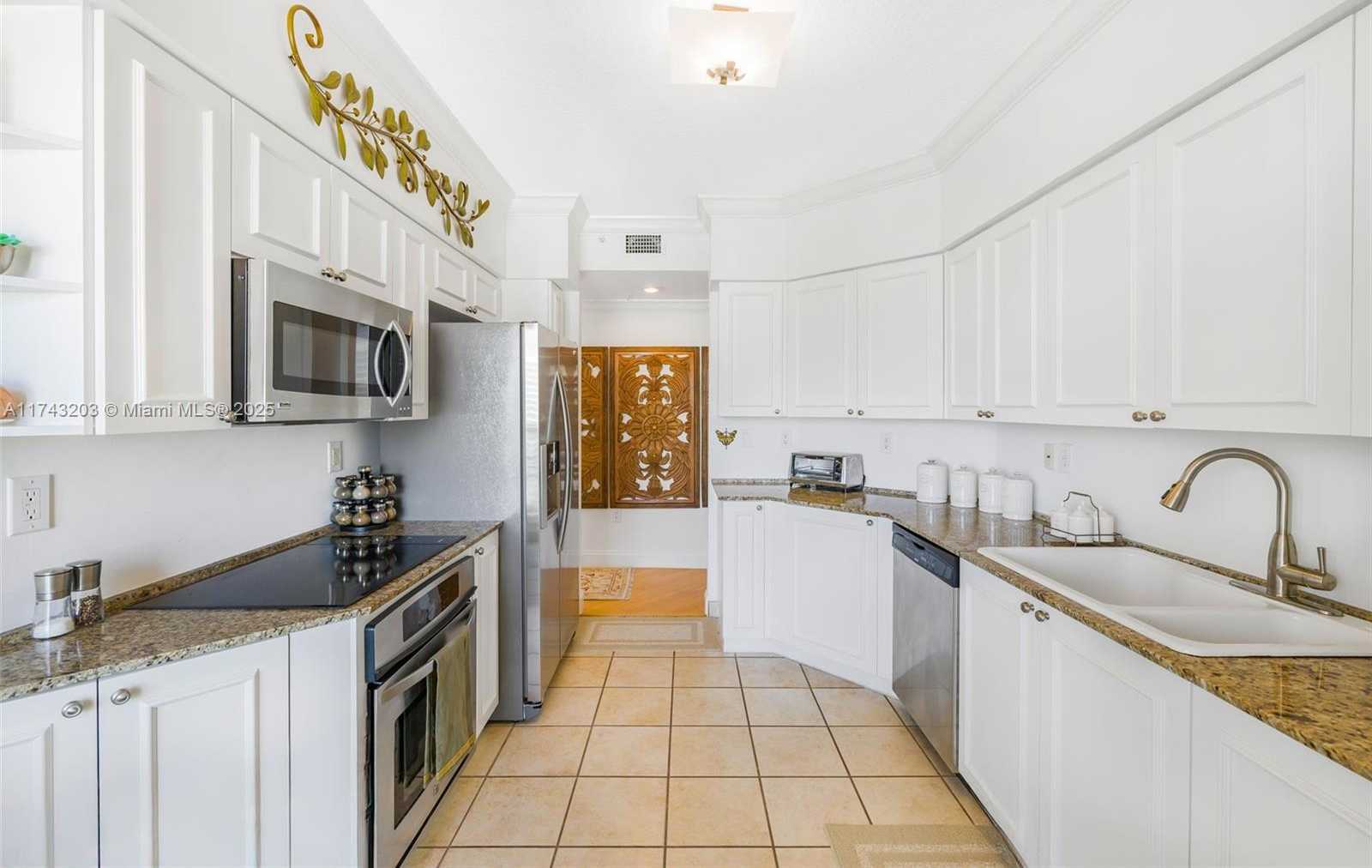 Small Image of 3370 HIDDEN BAY DR #1702, Aventura Number 21