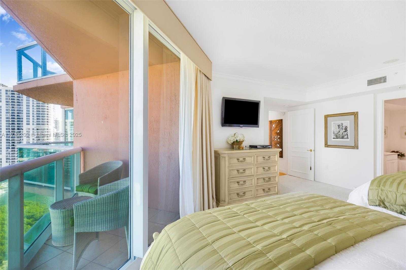 Small Image of 3370 HIDDEN BAY DR #1702, Aventura Number 26