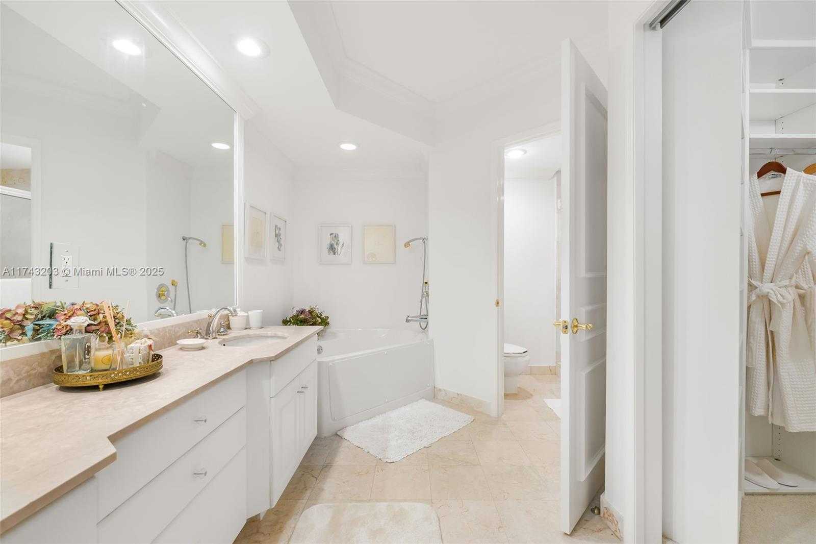 Small Image of 3370 HIDDEN BAY DR #1702, Aventura Number 28