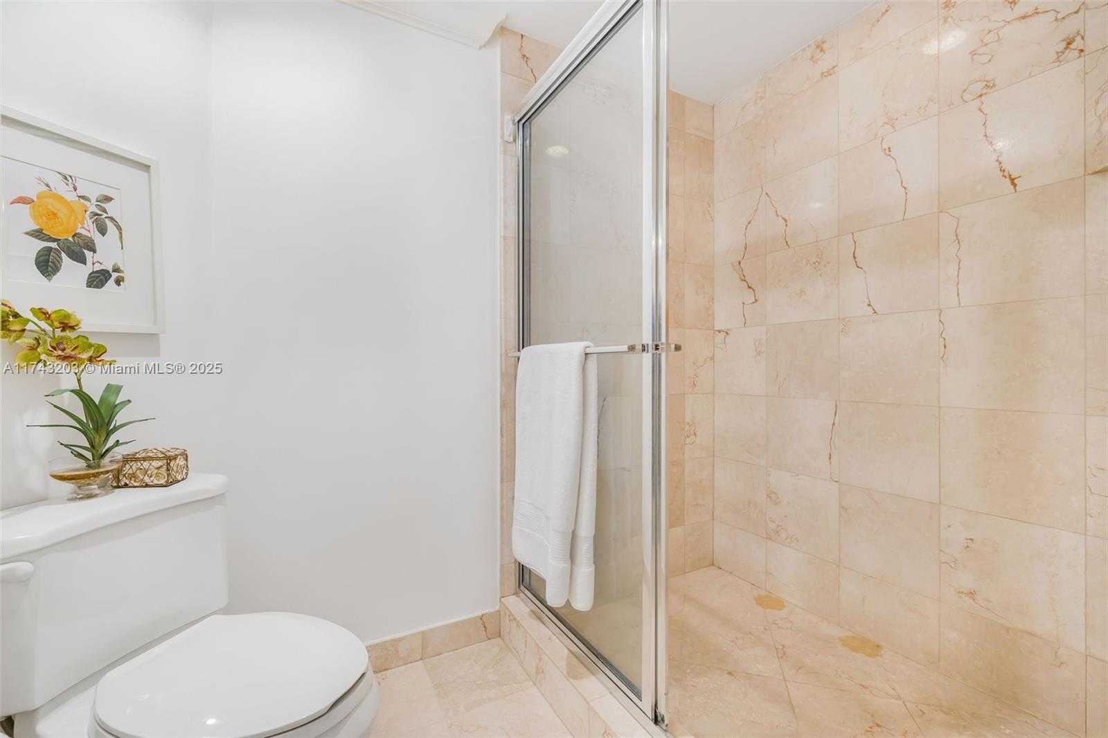 Small Image of 3370 HIDDEN BAY DR #1702, Aventura Number 31