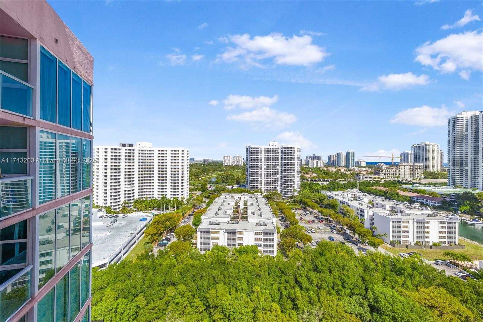 Small Image of 3370 HIDDEN BAY DR #1702, Aventura Number 41
