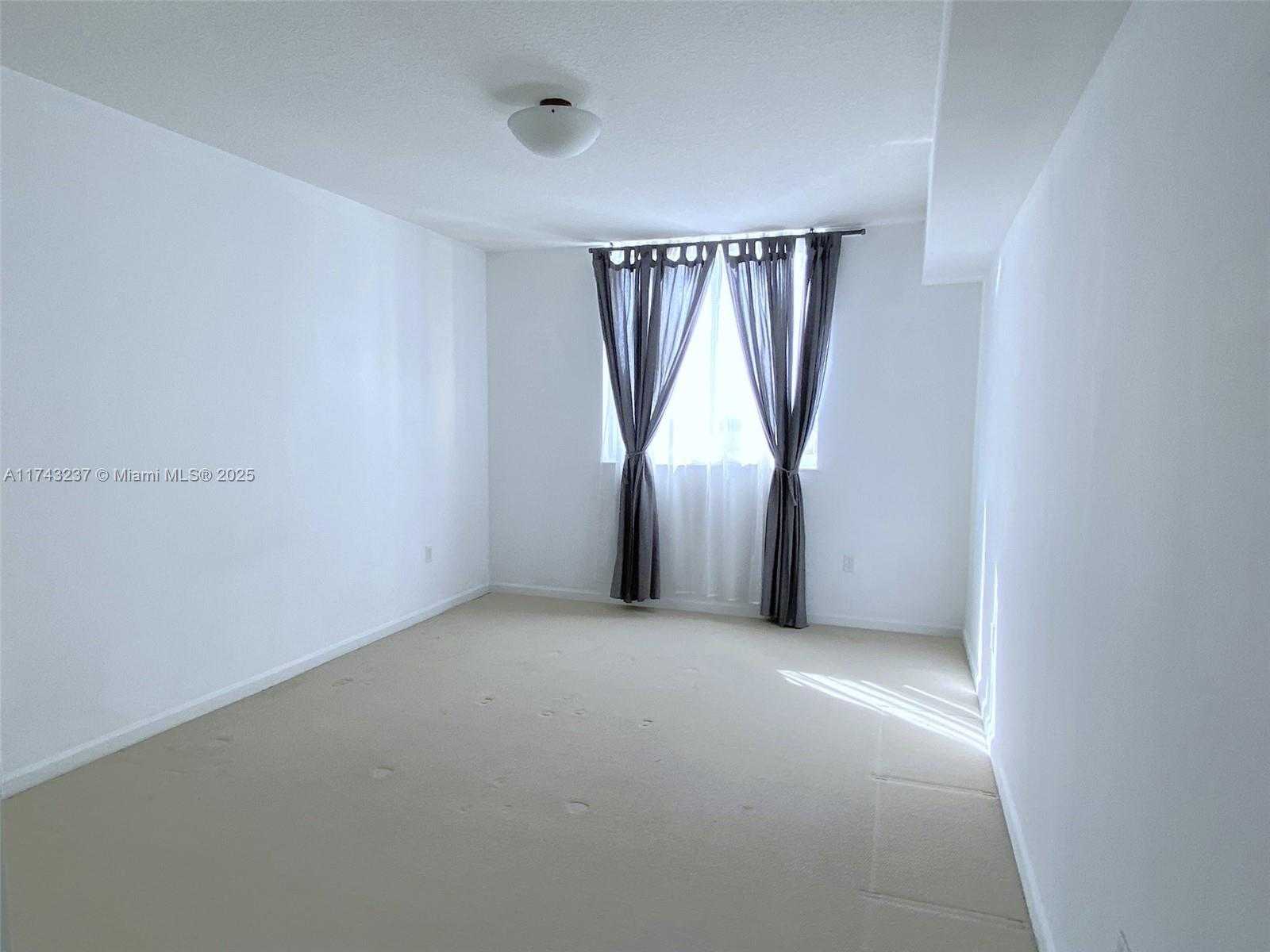 Small Image of 18800 NORTH EAST 29TH AVE #1027, Aventura Number 10
