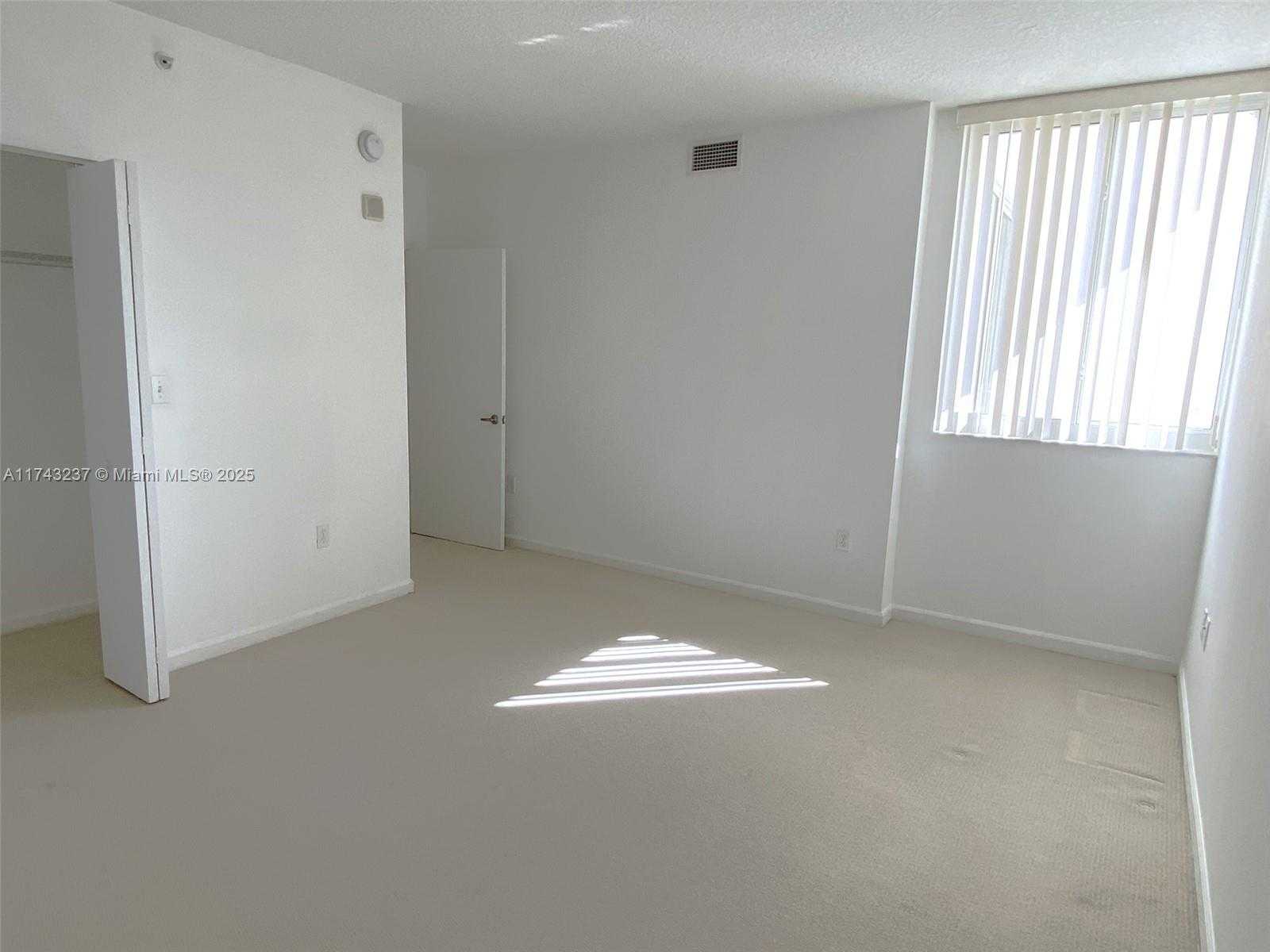 Small Image of 18800 NORTH EAST 29TH AVE #1027, Aventura Number 13