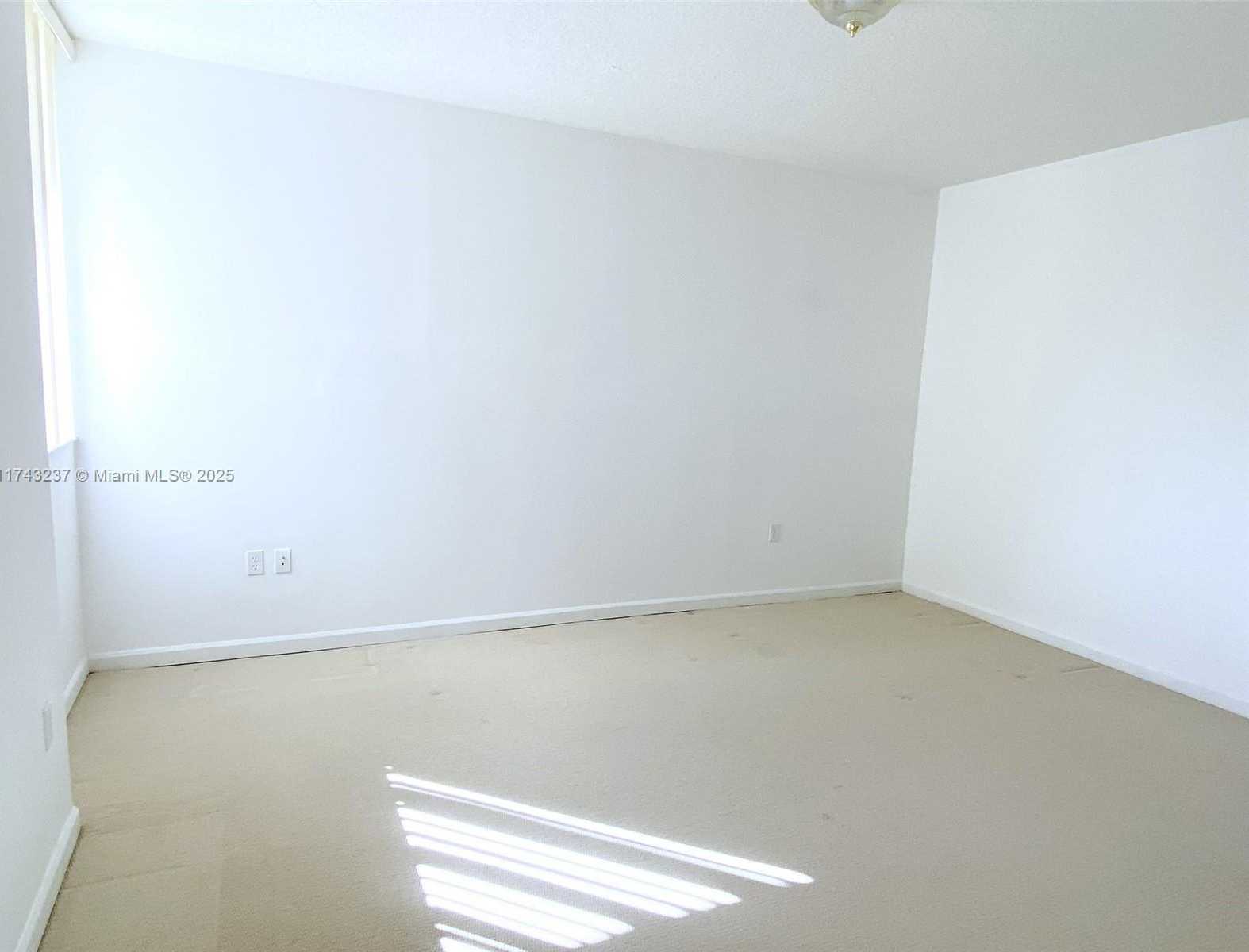Small Image of 18800 NORTH EAST 29TH AVE #1027, Aventura Number 14