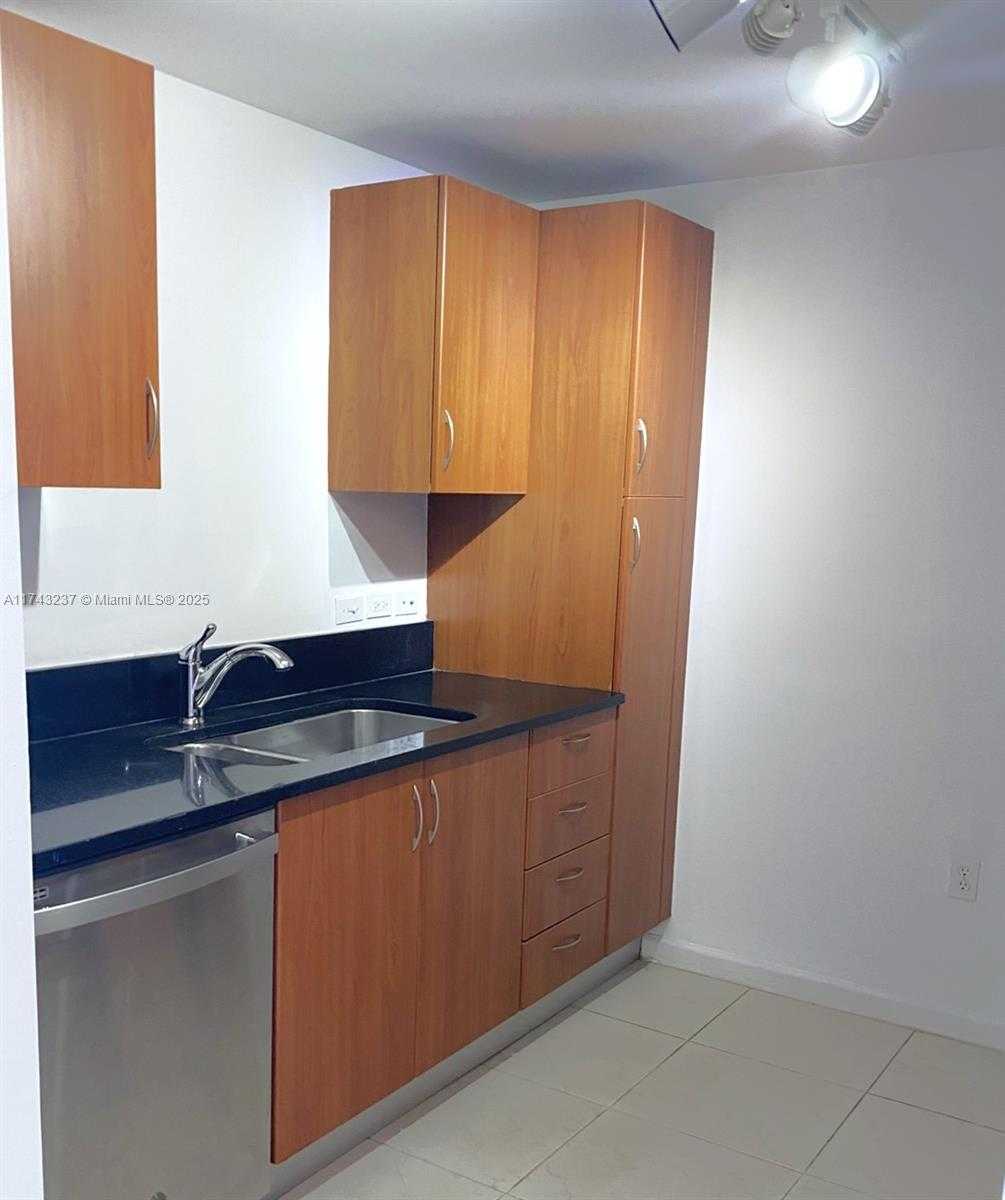 Small Image of 18800 NORTH EAST 29TH AVE #1027, Aventura Number 8
