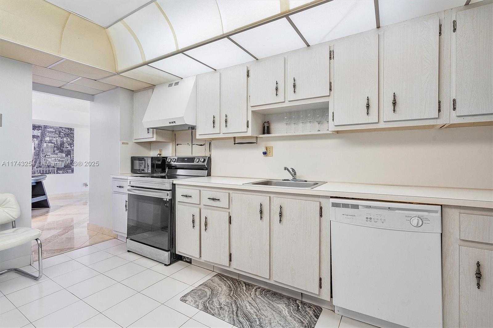 Small Image of 500 THREE ISLANDS BLVD #411, Hallandale Beach Number 11