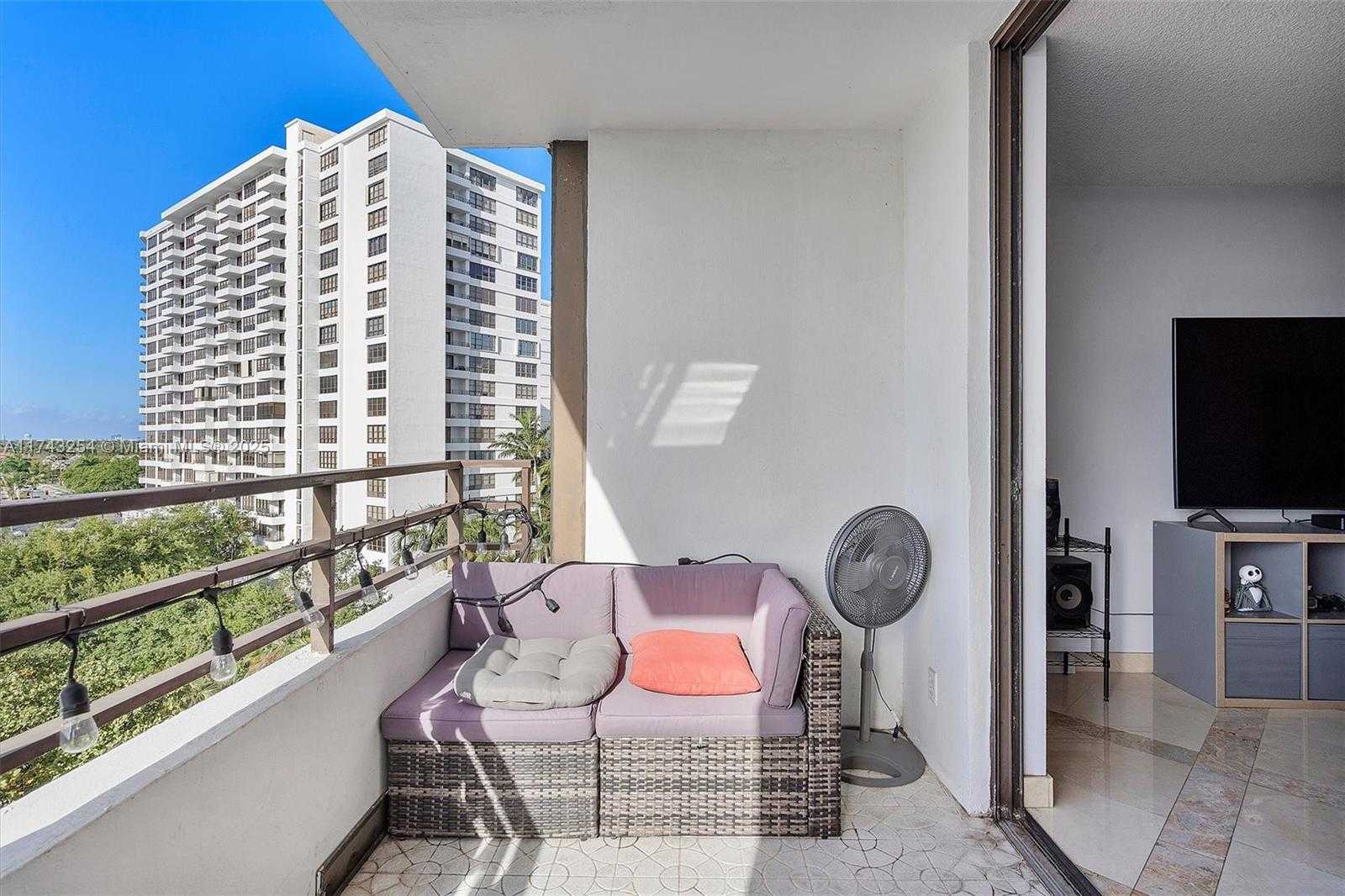 Small Image of 500 THREE ISLANDS BLVD #411, Hallandale Beach Number 24