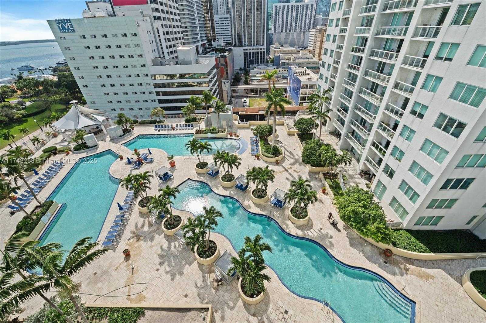 Small Image of 244 BISCAYNE BLVD #1609, Miami Number 14
