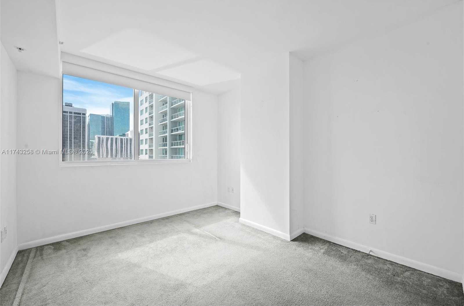 Small Image of 244 BISCAYNE BLVD #1609, Miami Number 15