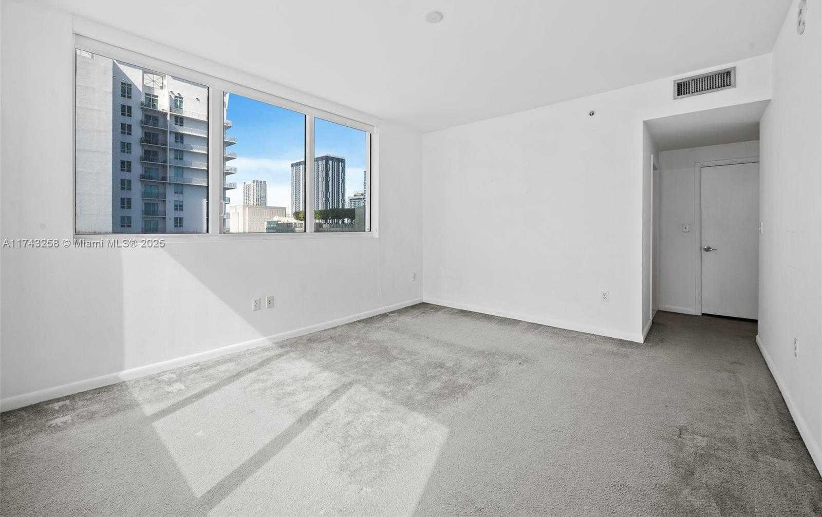 Small Image of 244 BISCAYNE BLVD #1609, Miami Number 19