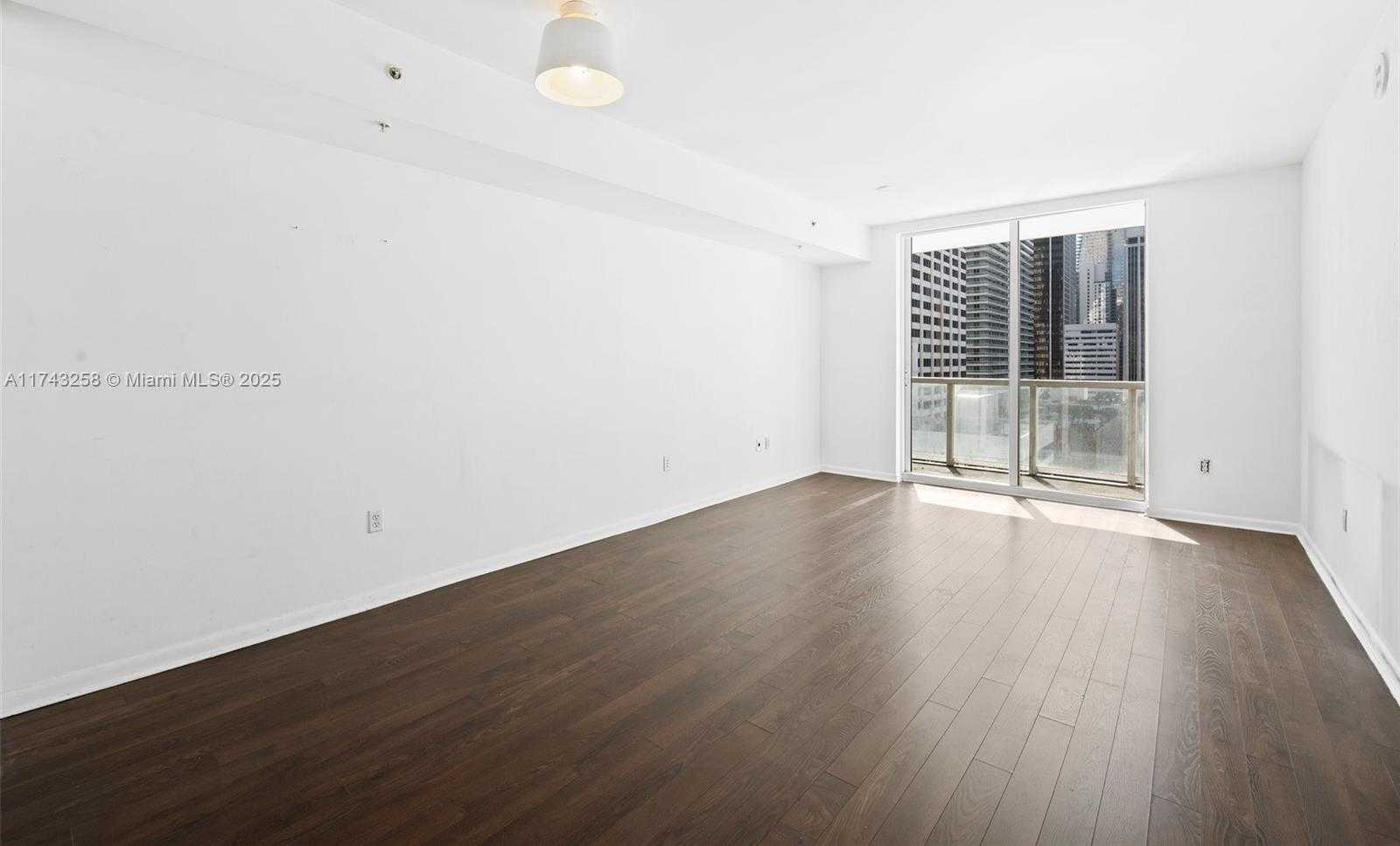 Small Image of 244 BISCAYNE BLVD #1609, Miami Number 2