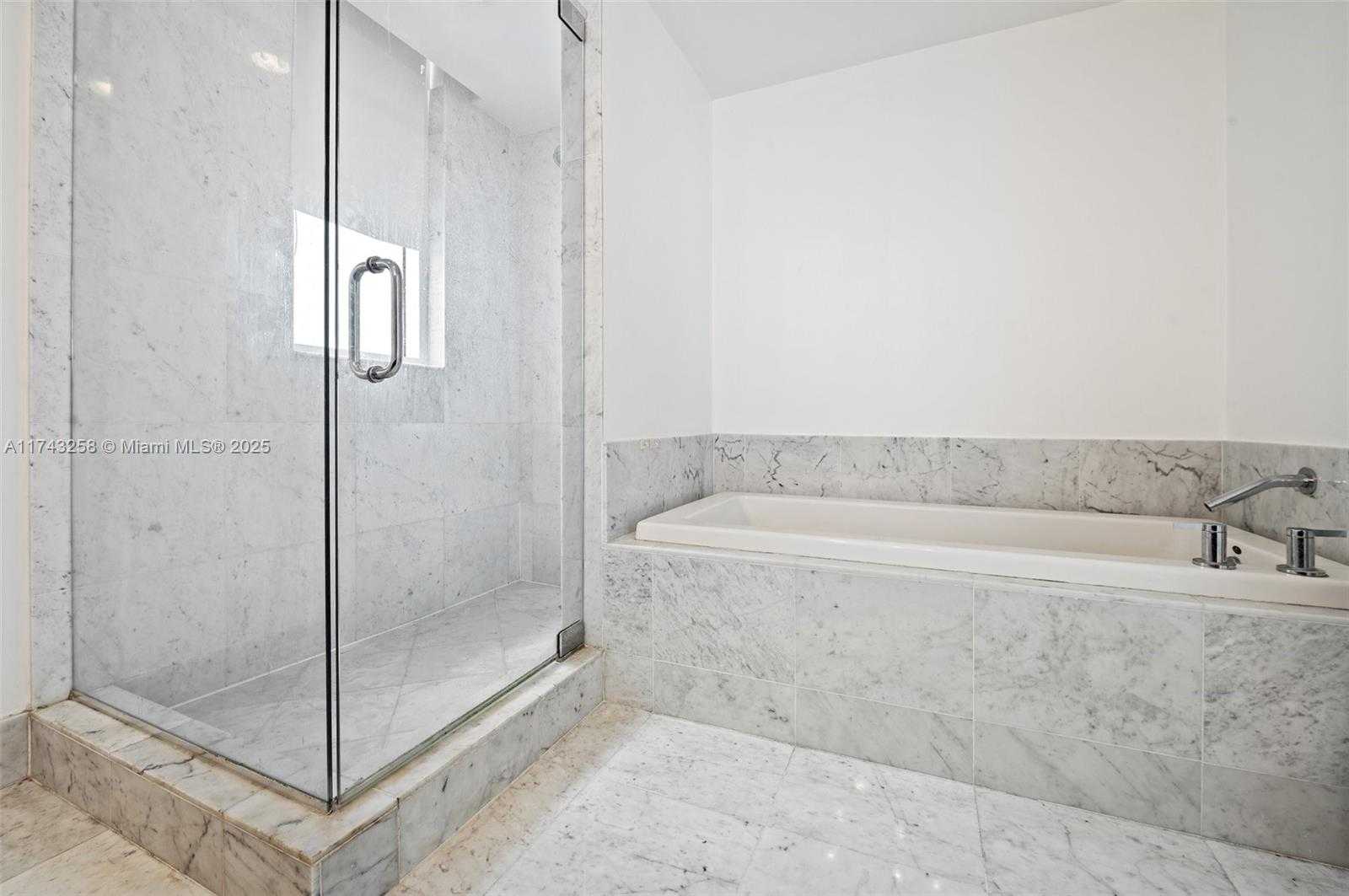 Small Image of 244 BISCAYNE BLVD #1609, Miami Number 22