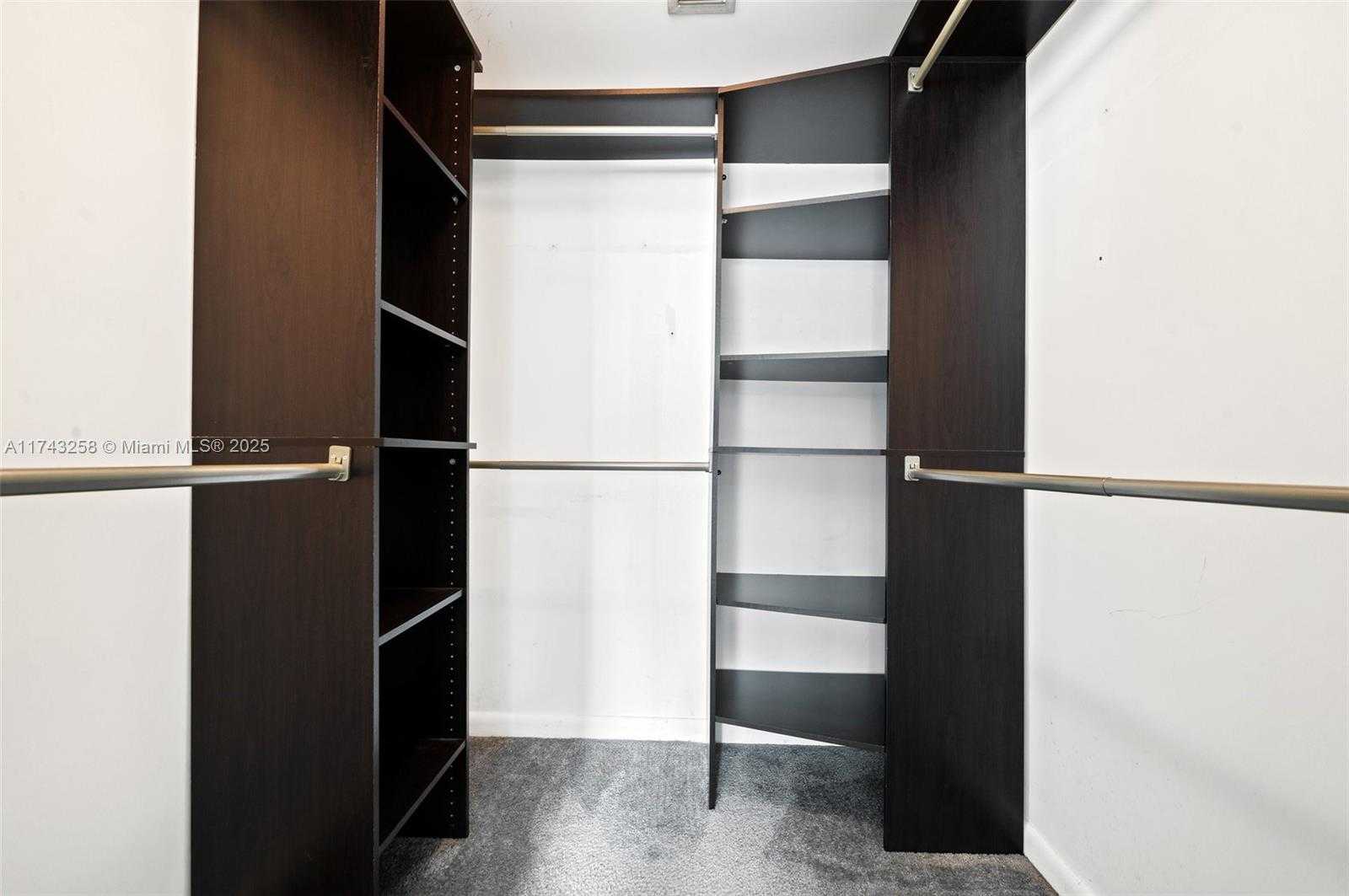 Small Image of 244 BISCAYNE BLVD #1609, Miami Number 24