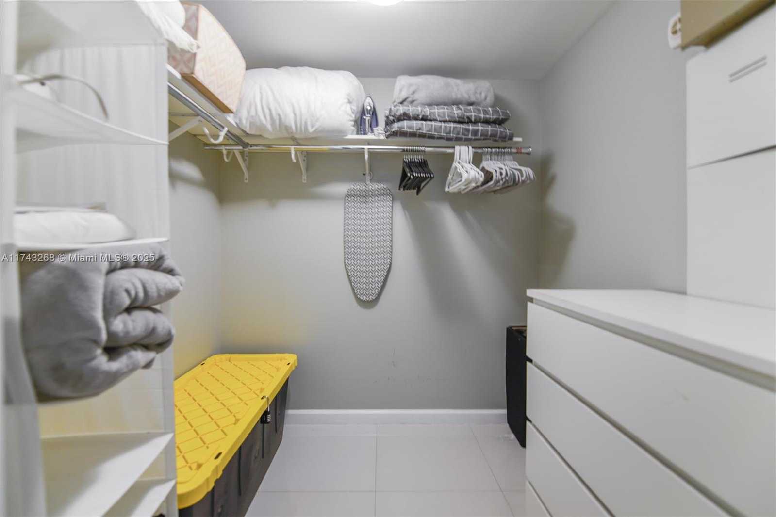Small Image of 485 BRICKELL AVE #4506, Miami Number 16