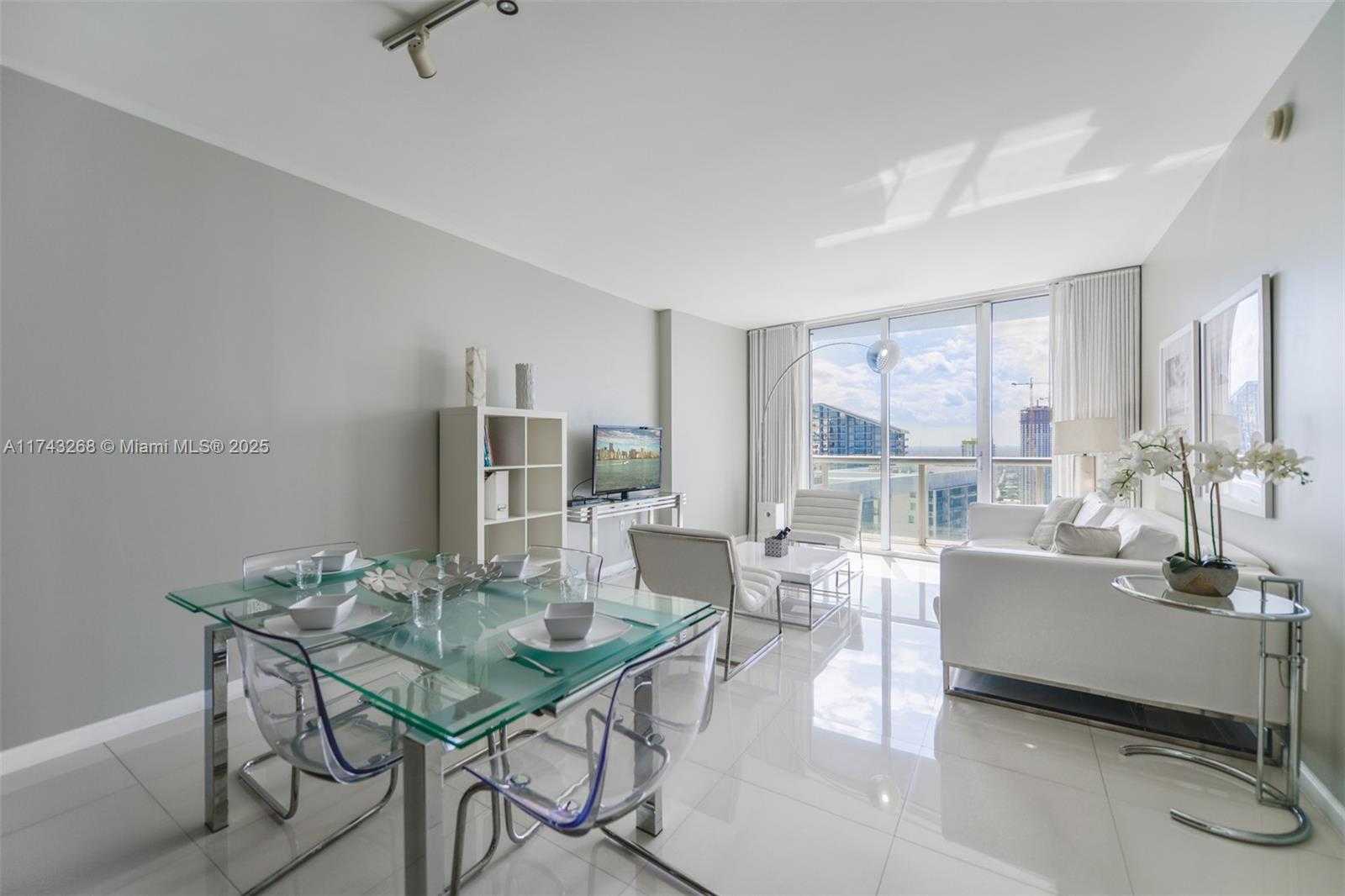 Small Image of 485 BRICKELL AVE #4506, Miami Number 6